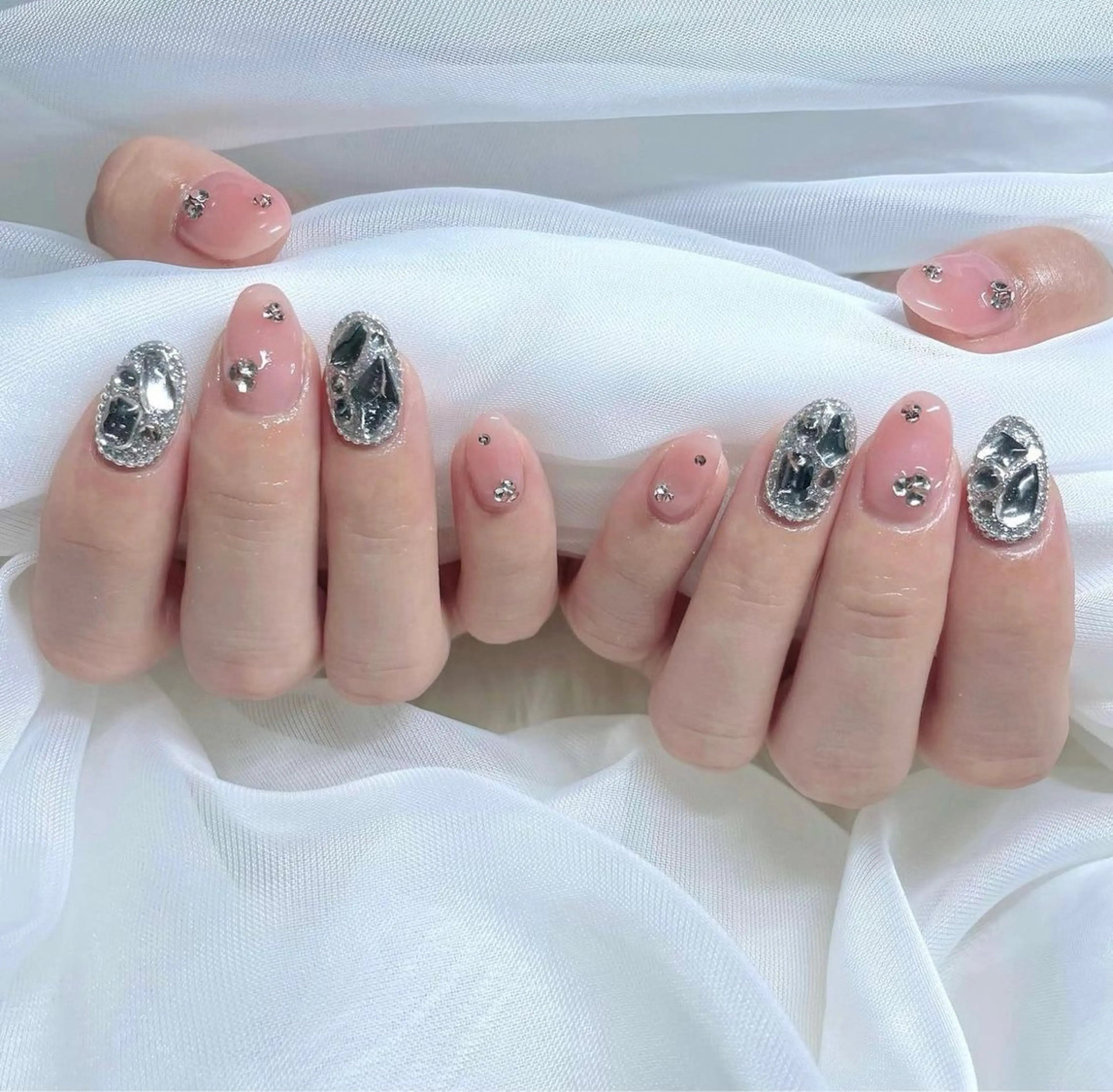 ネイル ハンドネイル Sii nail 🤍SAKIのネイルデザイン