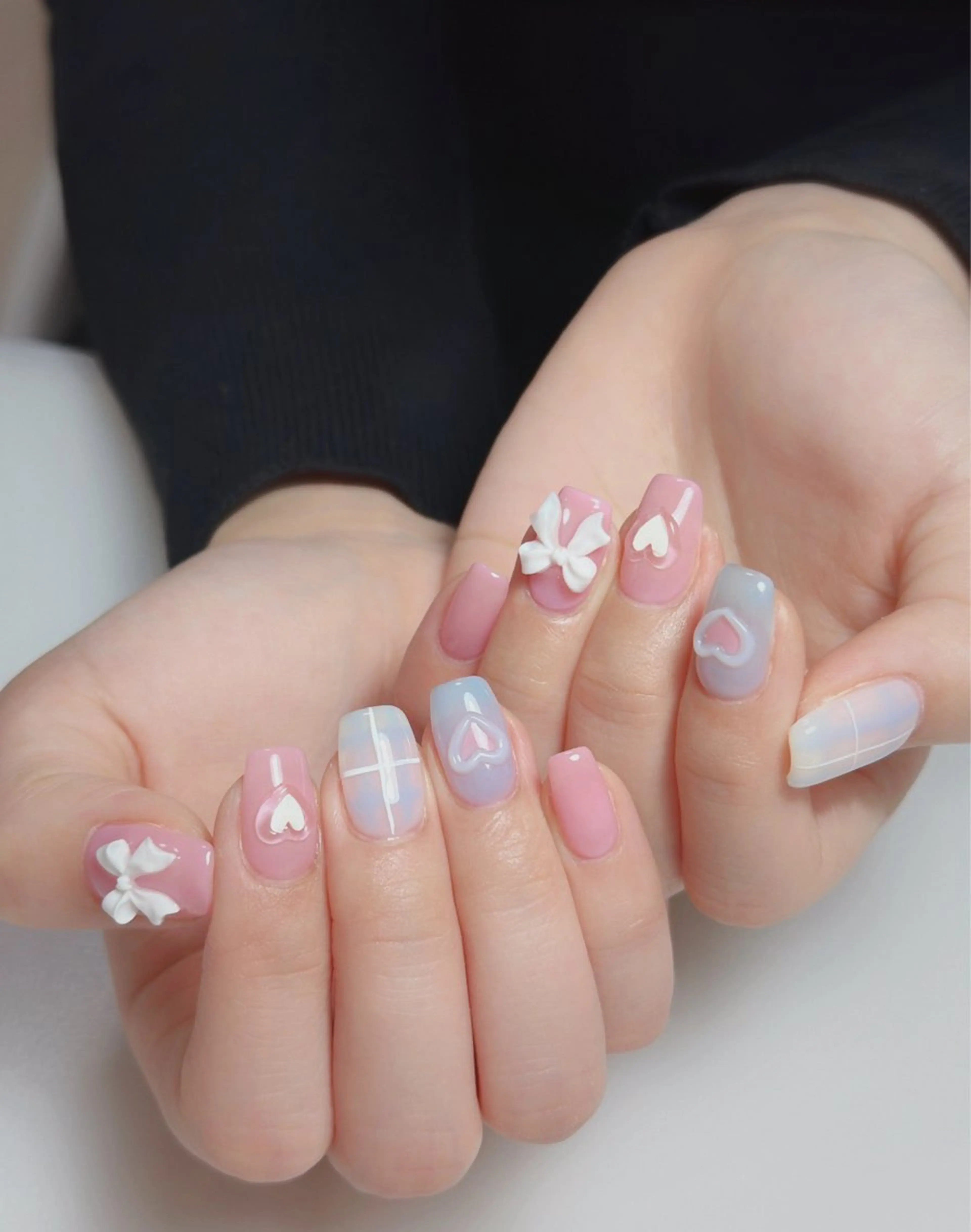 ネイル オーロラネイル 長さ出し フットネイル ラメ(グリッター) ラメグラデーション ハンドネイル 👍thumbs up nail👍のネイルデザイン