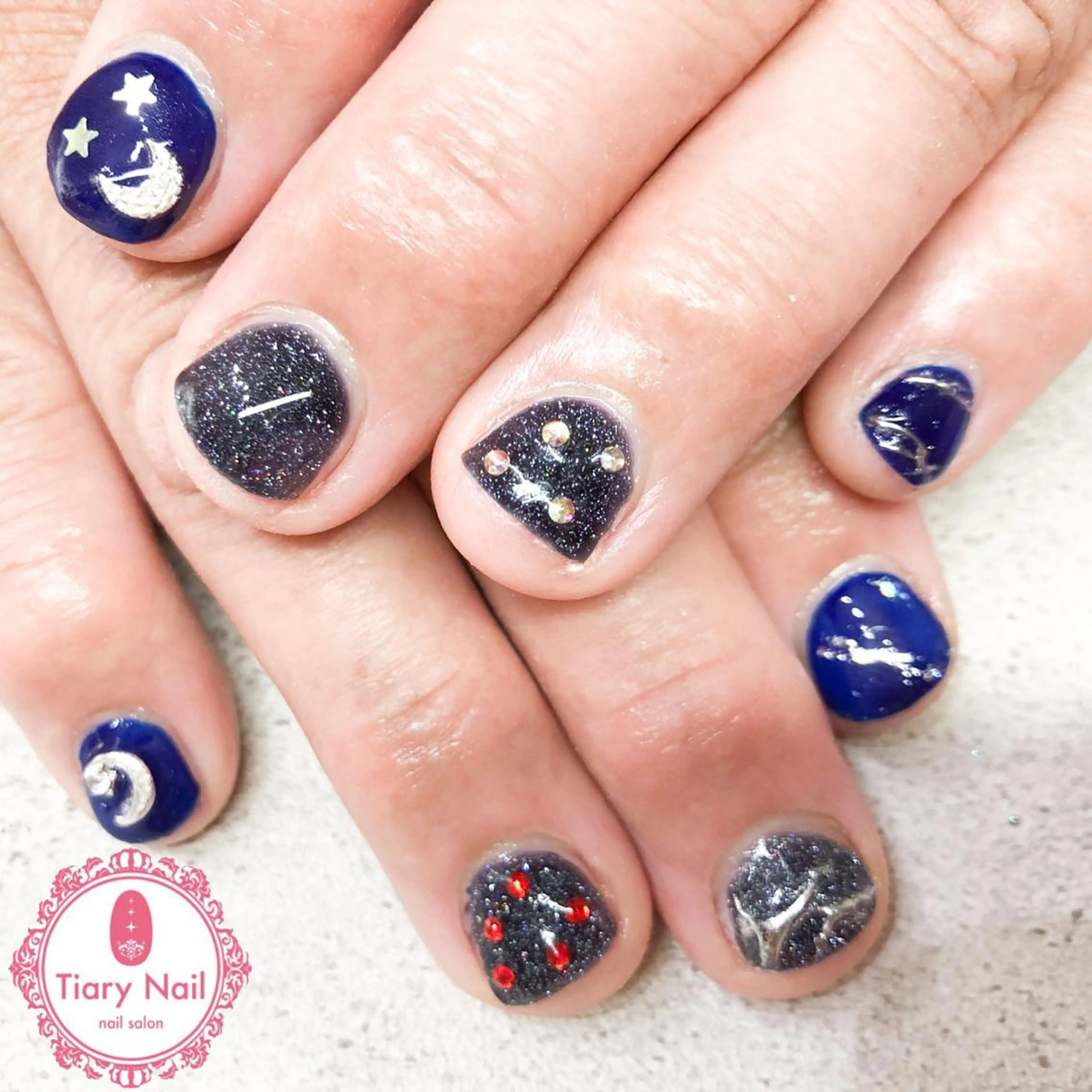 ネイル tiarynail K Kのネイルデザイン