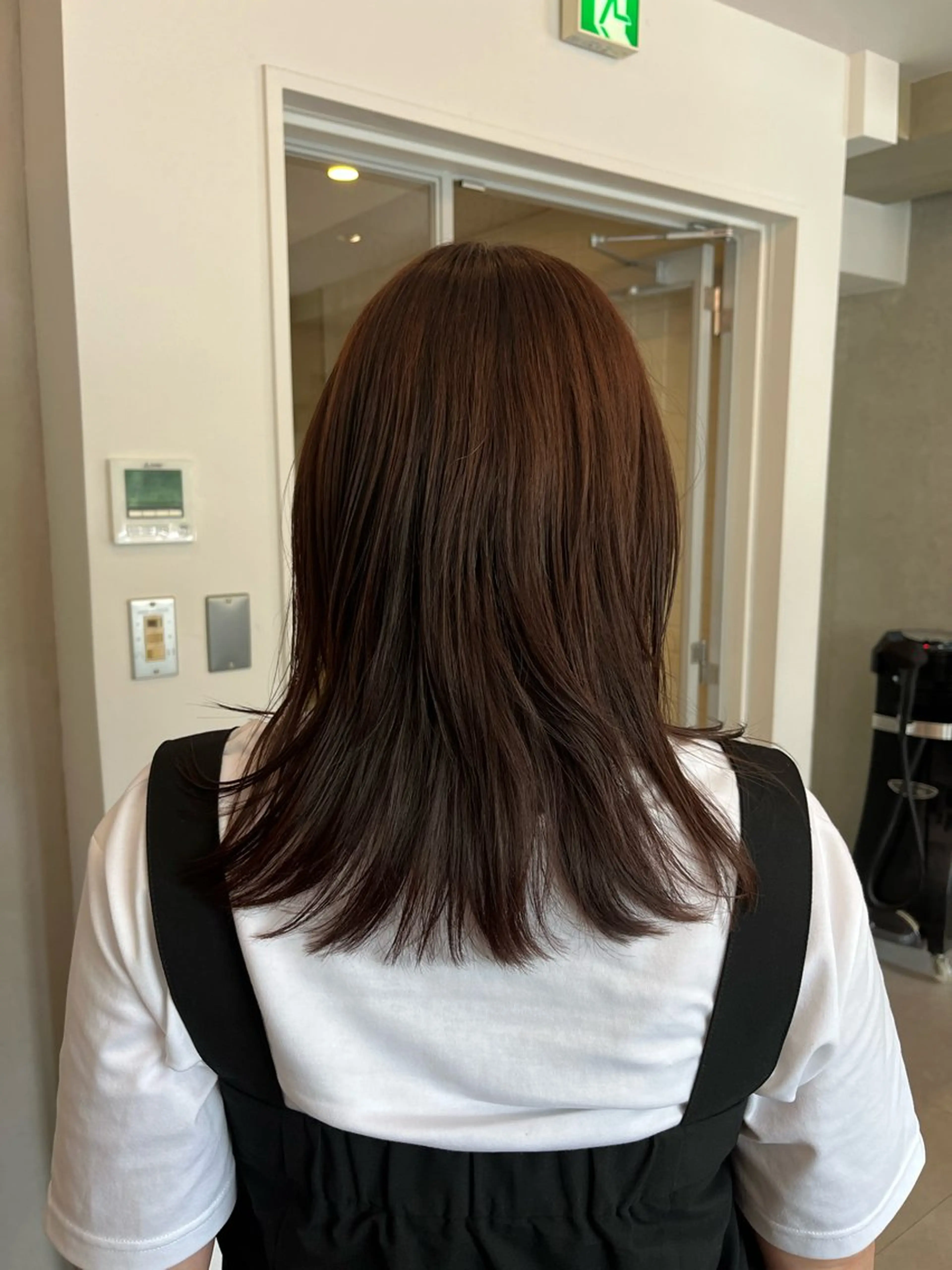 セミロング unfeigned02所属・おーした /カットモデル伏見栄のヘアスタイル