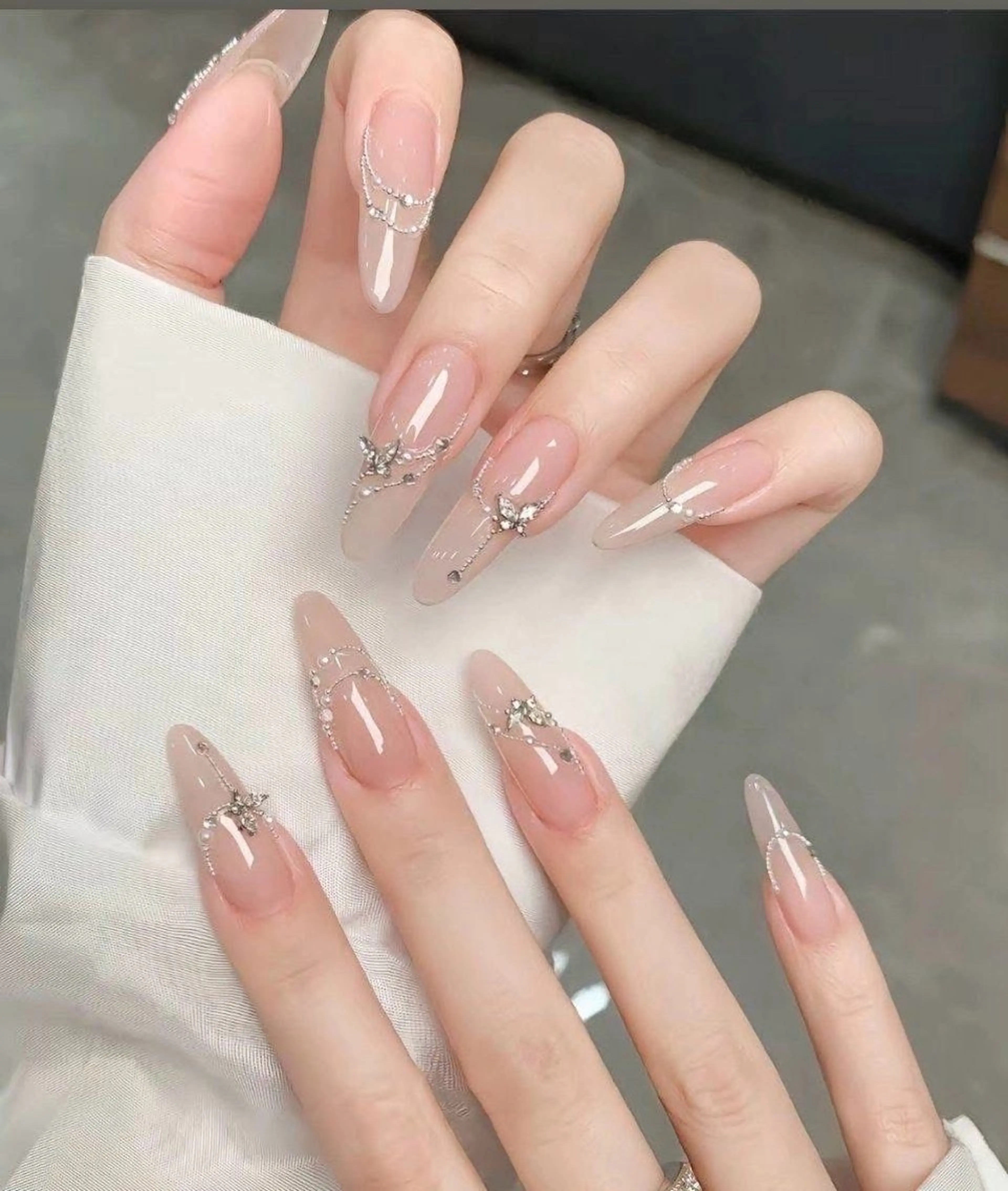 ネイル チークネイル フレンチネイル グラデーション キラキラネイル 韓国ネイル ハンドネイル Minette nailHuongのネイルデザイン