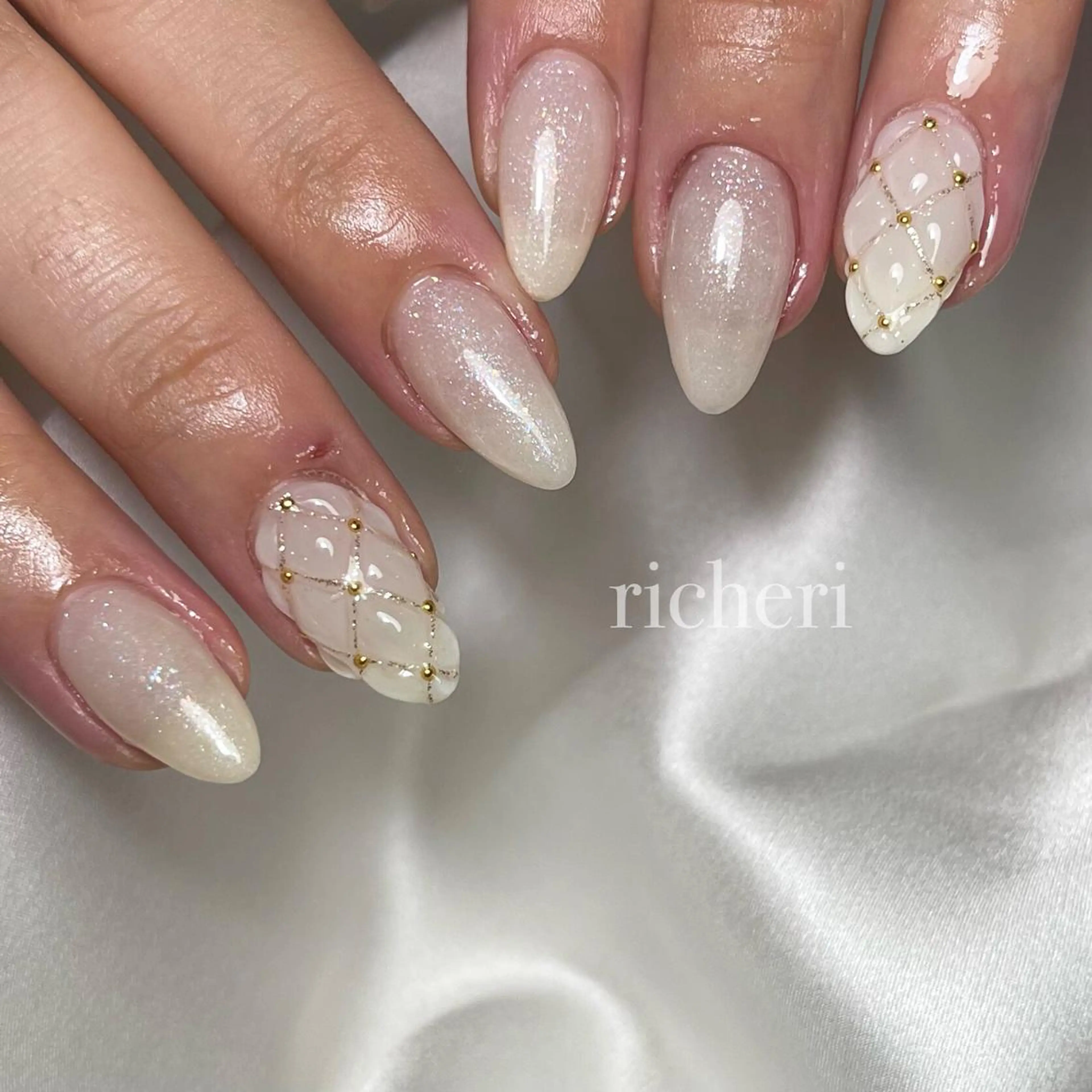 ミディアム ネイル ハンドネイル richeri beautyのエステ・リラクイメージ