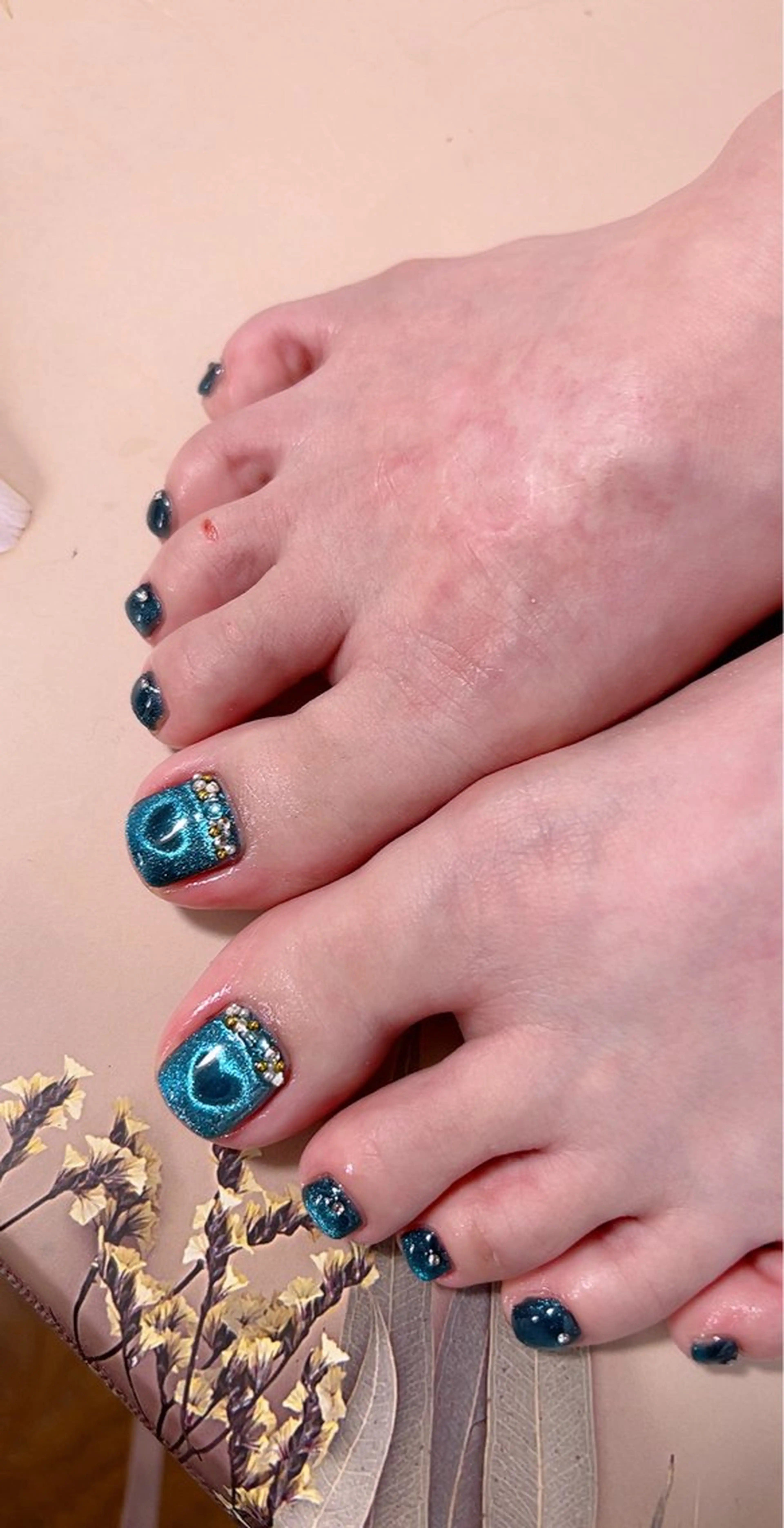 ネイル フットネイル ハート キラキラネイル マグネットネイル Cute Tips nailのネイルデザイン