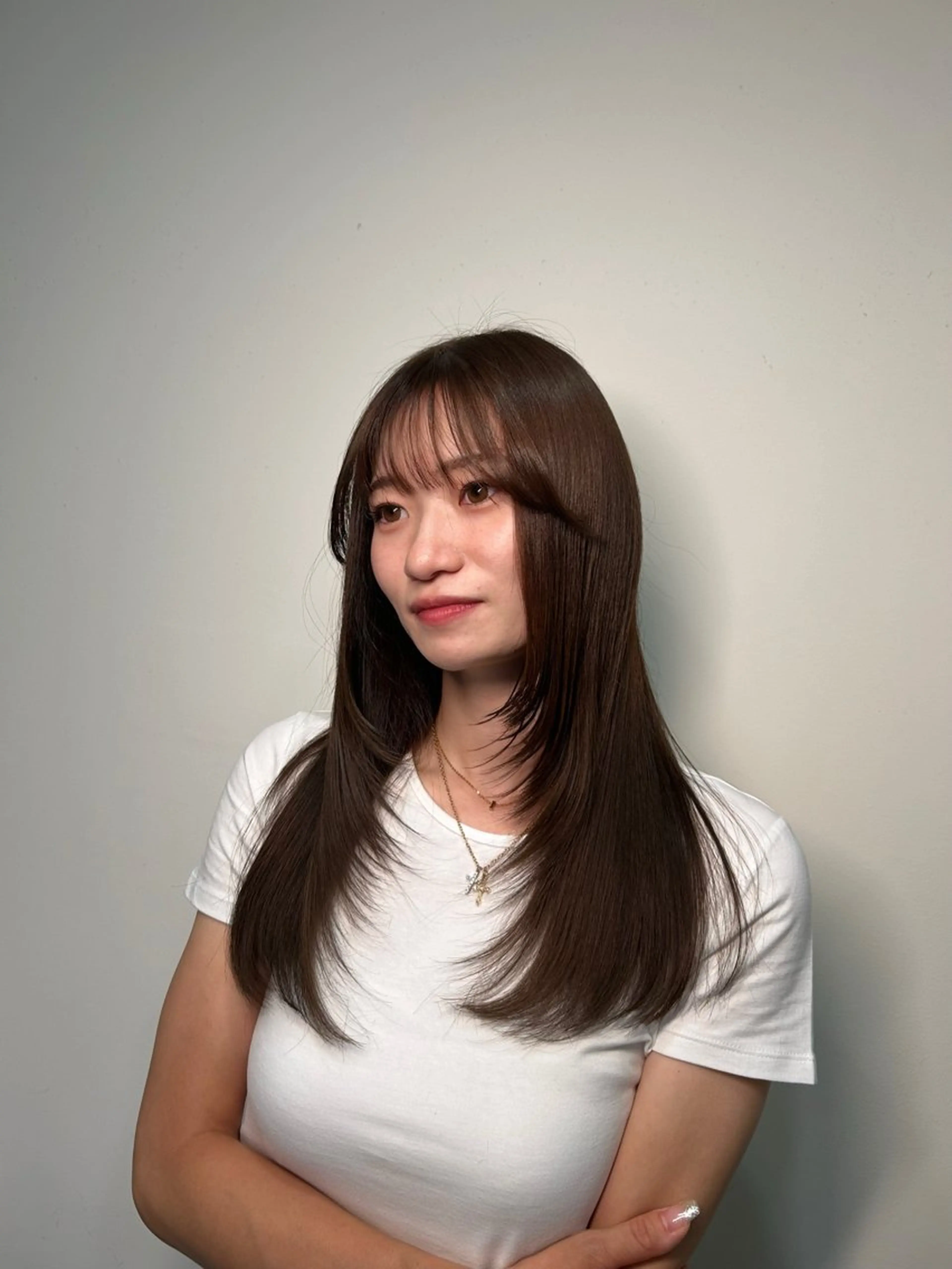 ミディアム レイヤーカット シャギー カット チナツ/透明感カラー /酸性縮毛のヘアスタイル