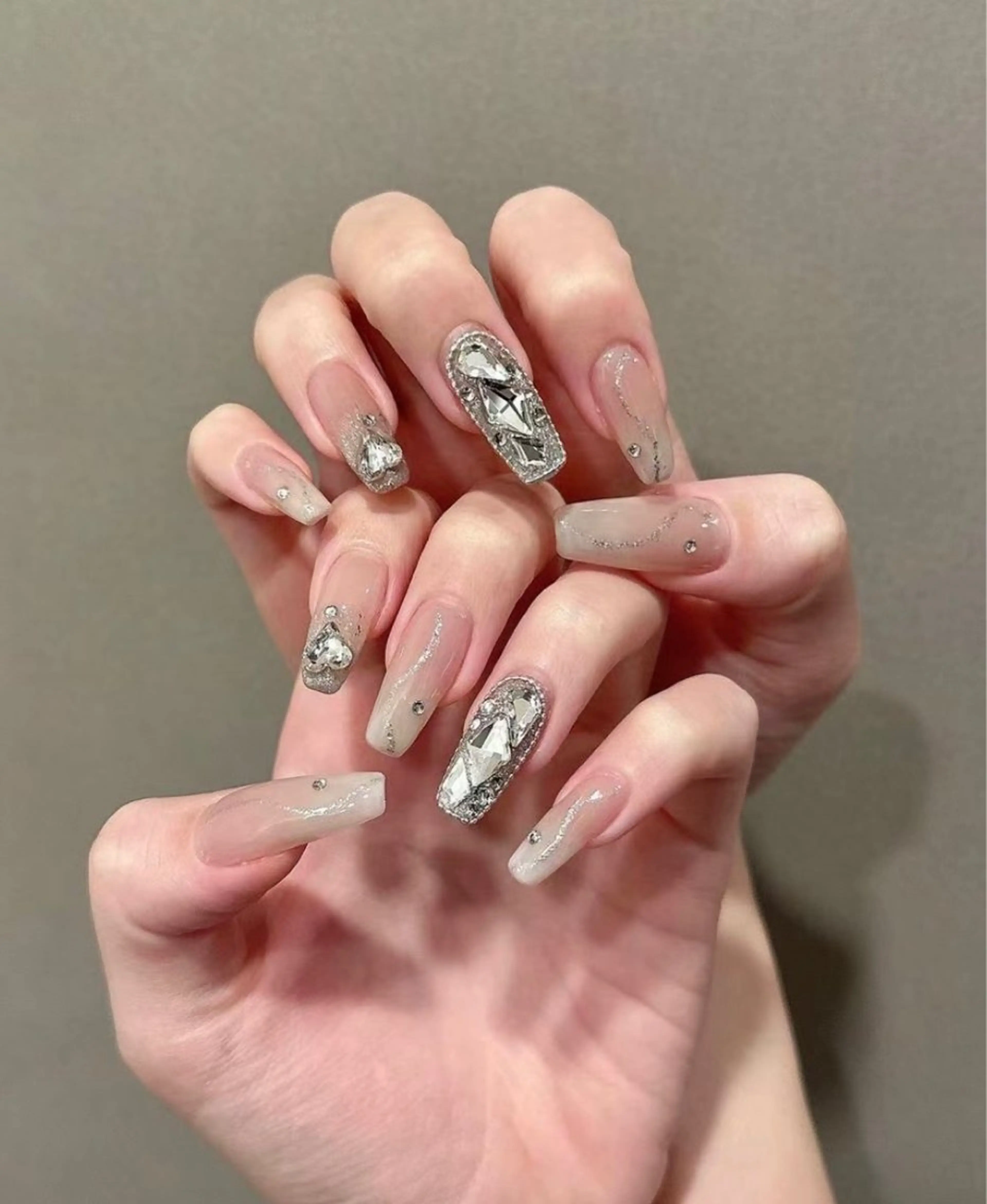 ネイル ハンドネイル ハンドケア 🍑 momo_nailのネイルデザイン