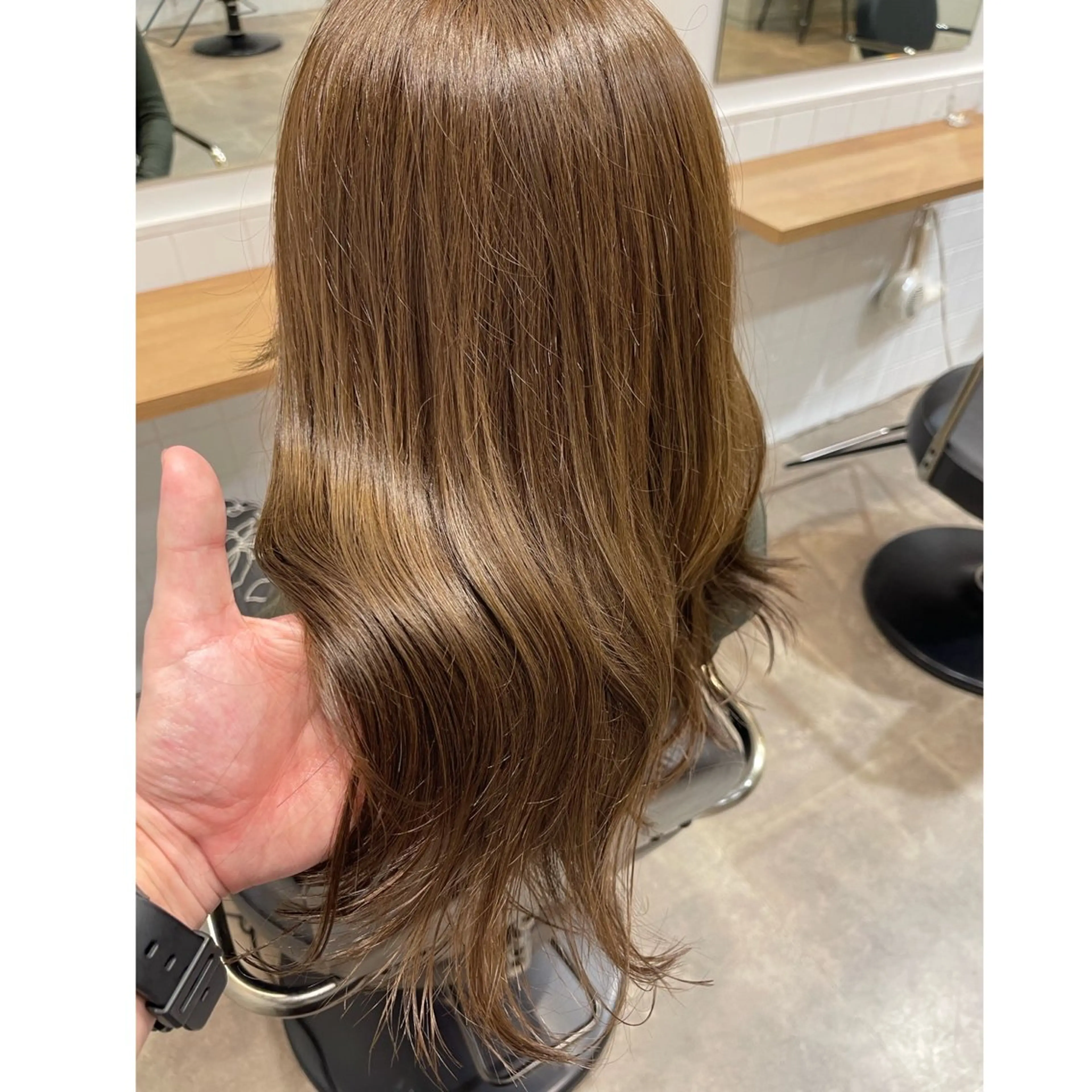 セミロング カラー ベージュカラー ブリーチ イルミナカラー カット ヘアカラー 悩みを解決💫似合せ RENのヘアスタイル