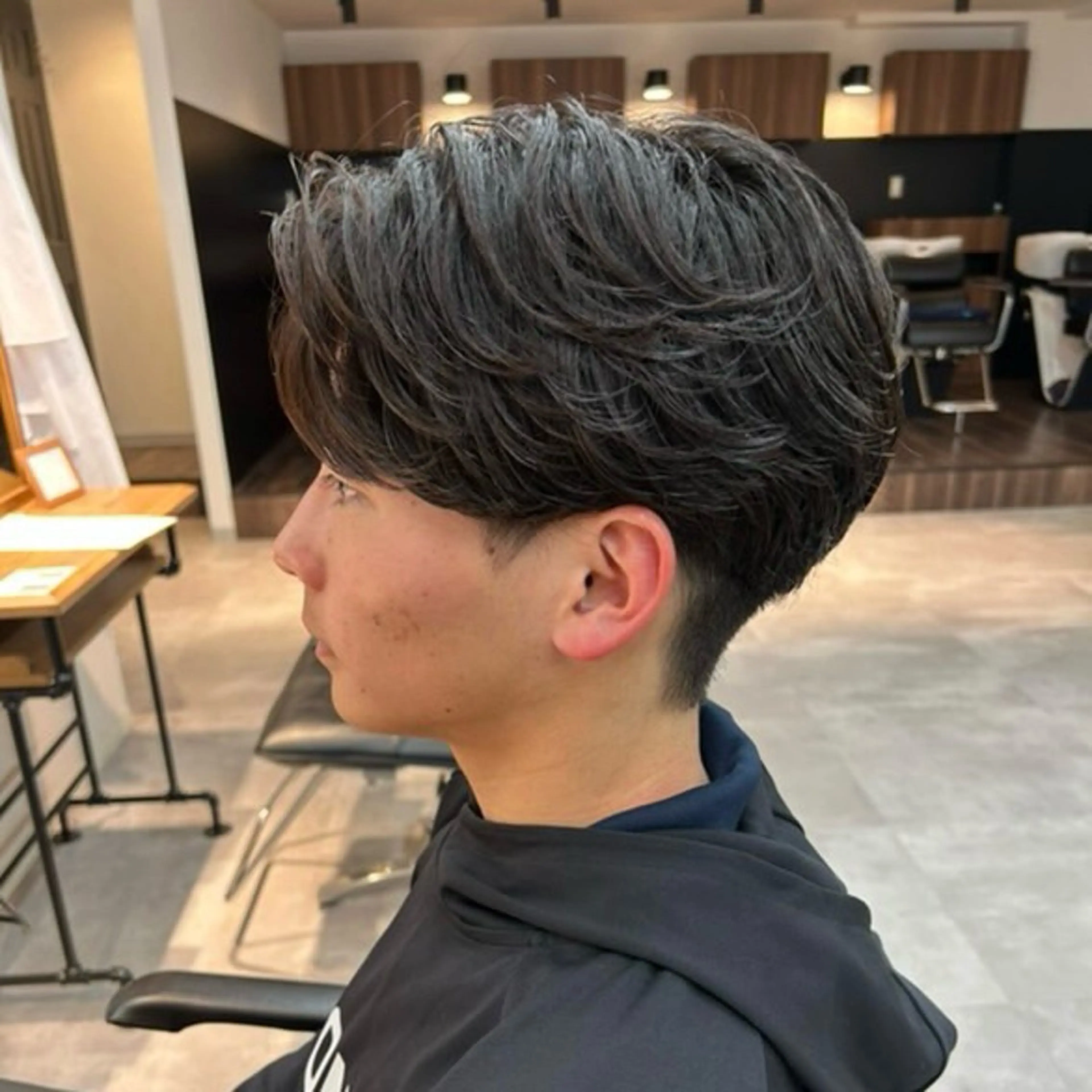 パーマ メンズ フェザーパーマ カルマパーマ メンズ韓国風 メンズパーマ メンズショート 男の理想を叶える🔥 メンズパーマ特化|関のヘアスタイル