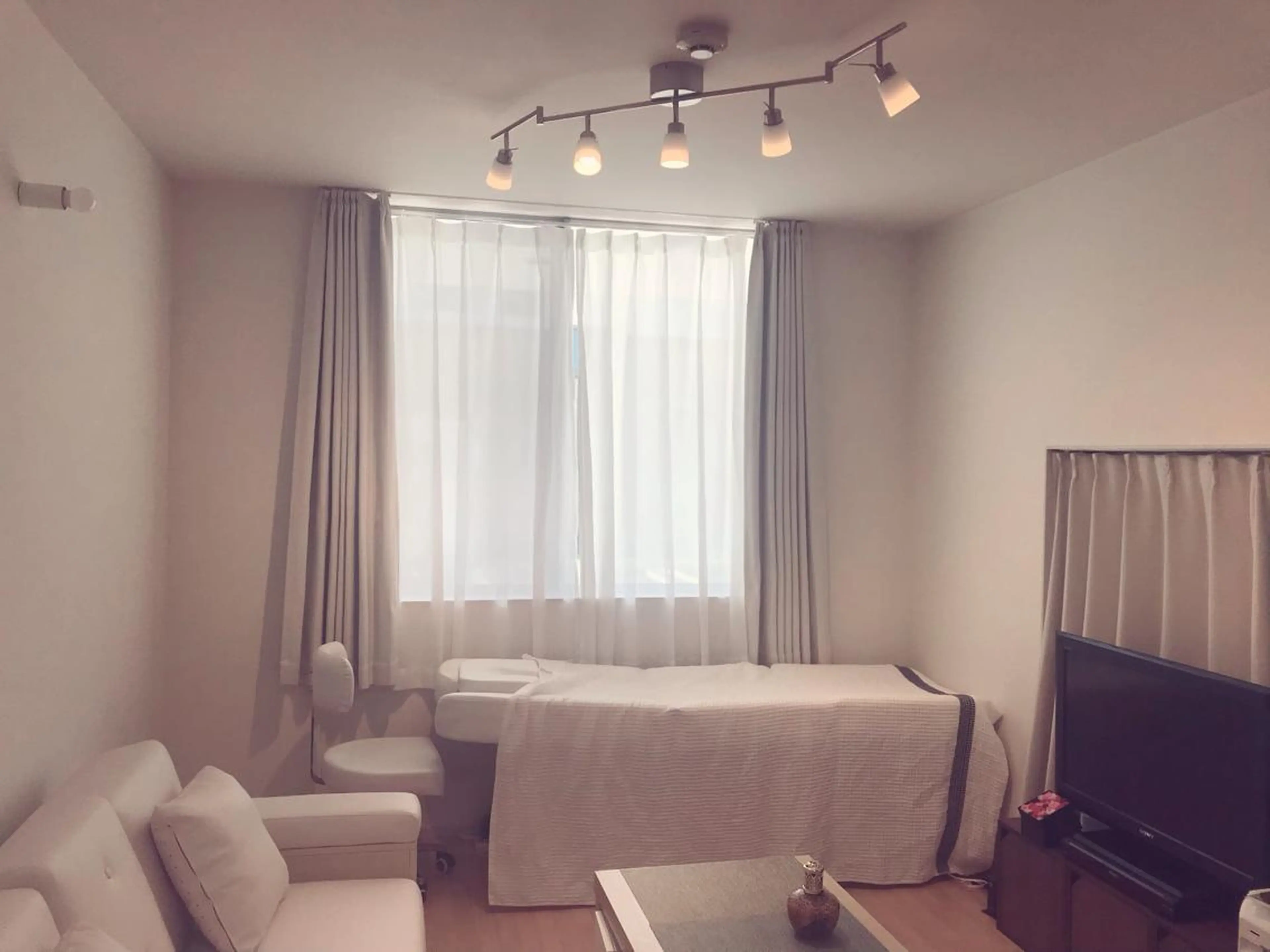 MAYURI（マユーリ）所属・MAYURI eye designの眉毛・アイブロウイメージ