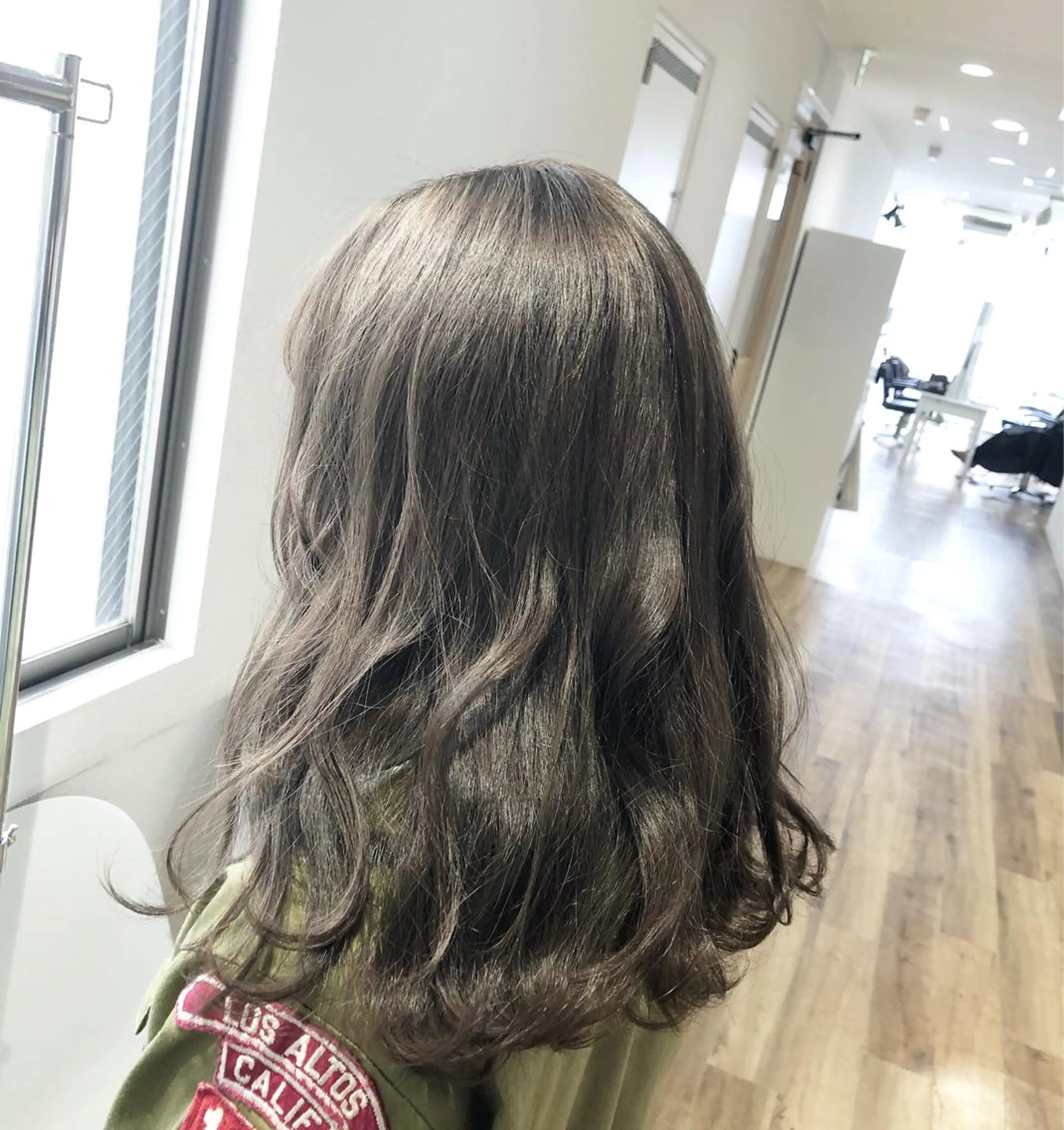 ロング カラー グレージュ カット ヘアカラー Le/a谷町 野上幹太のヘアスタイル