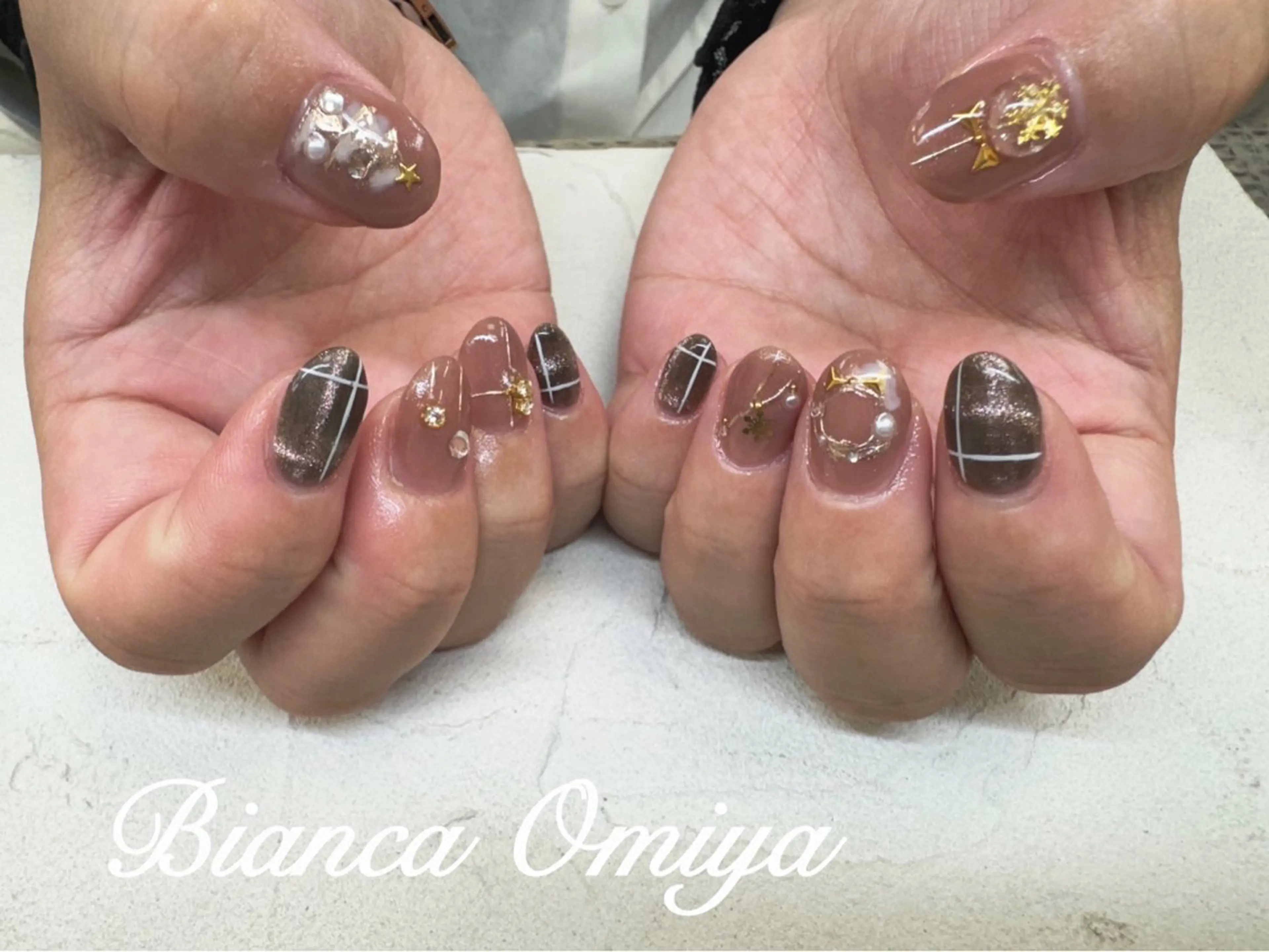 ネイル オーロラネイル フットネイル ジェルネイル マグネットネイル ミラーネイル ハンドネイル 岩松 沙耶のネイルデザイン