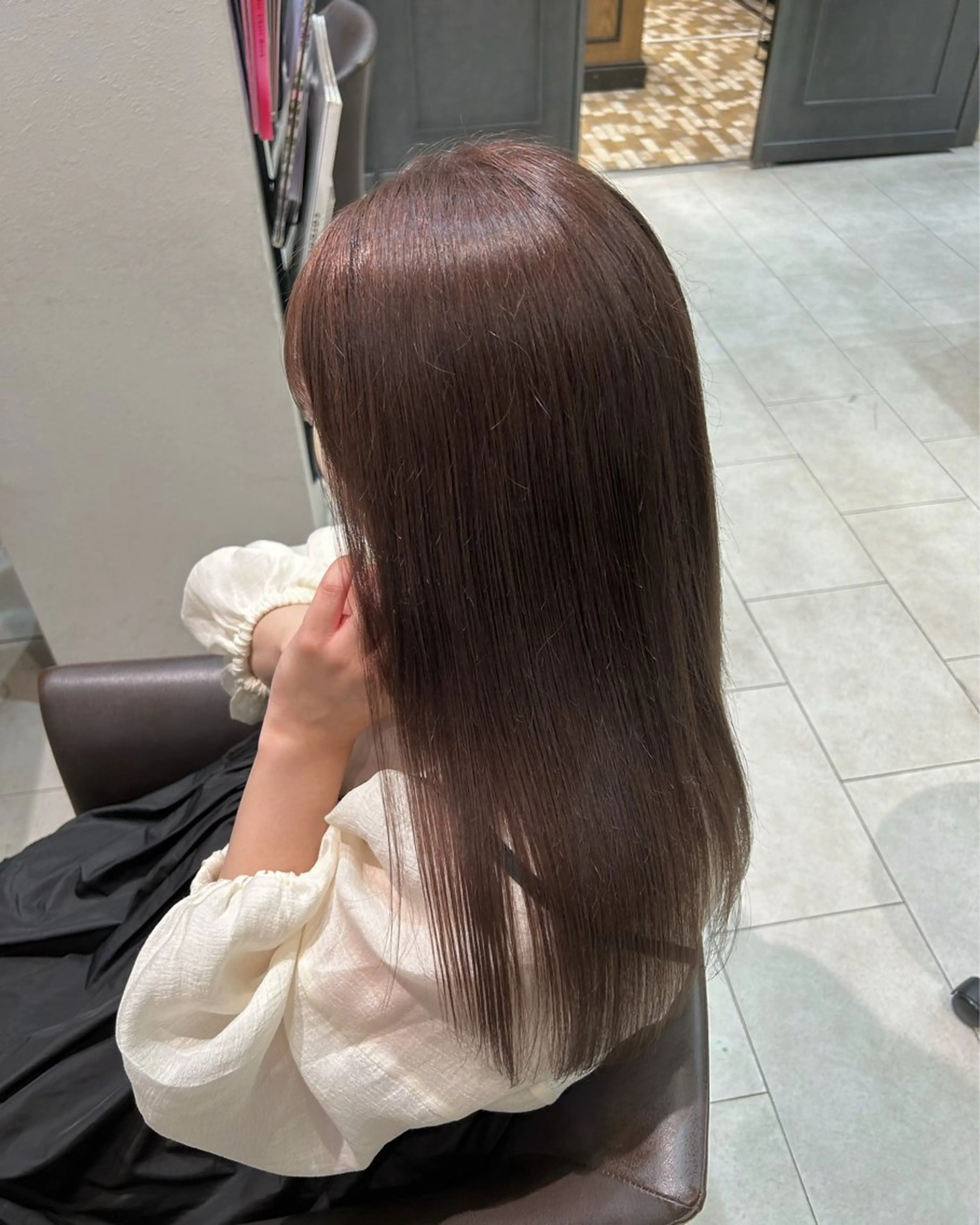 ミディアム カット ヘアカラー 🩰Lolonois 森ノ宮Aiko🎀のヘアスタイル