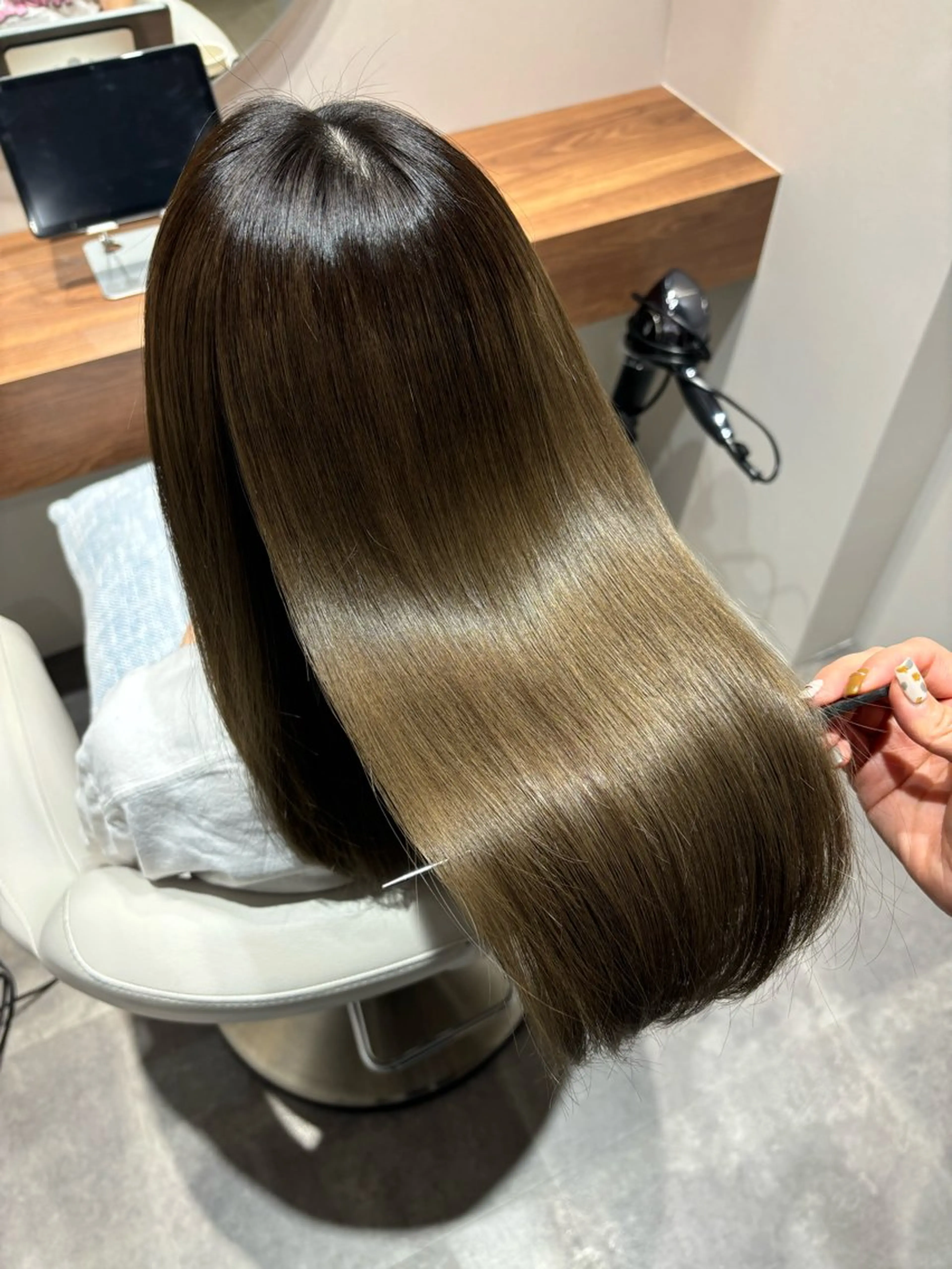 セミロング トリートメント 美髪ヘア 🤍erikaのヘアスタイル