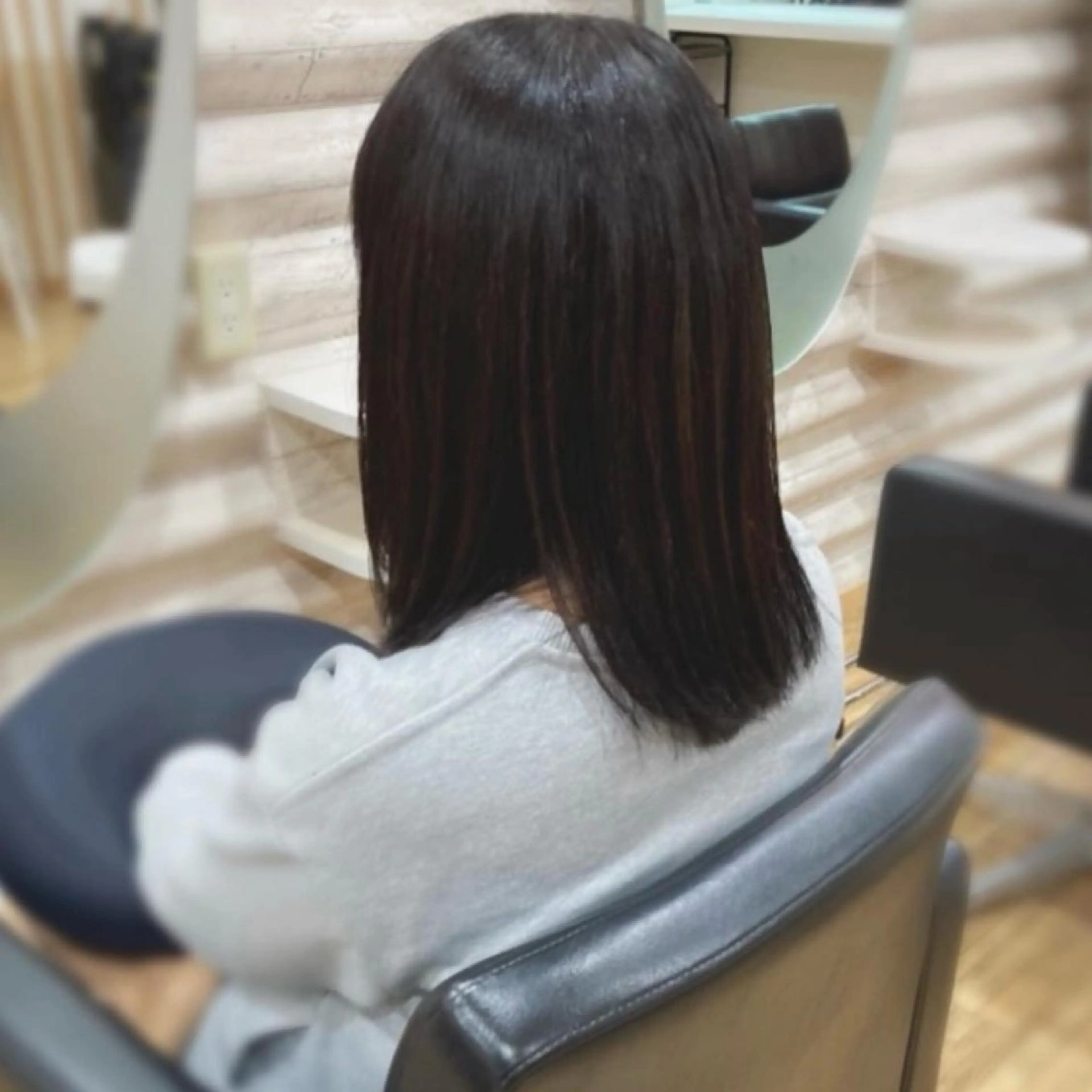 セミロング カラー 髪質改善 トリートメント 『艶髪』で印象が激変 ！髪質改善専門KONのヘアスタイル