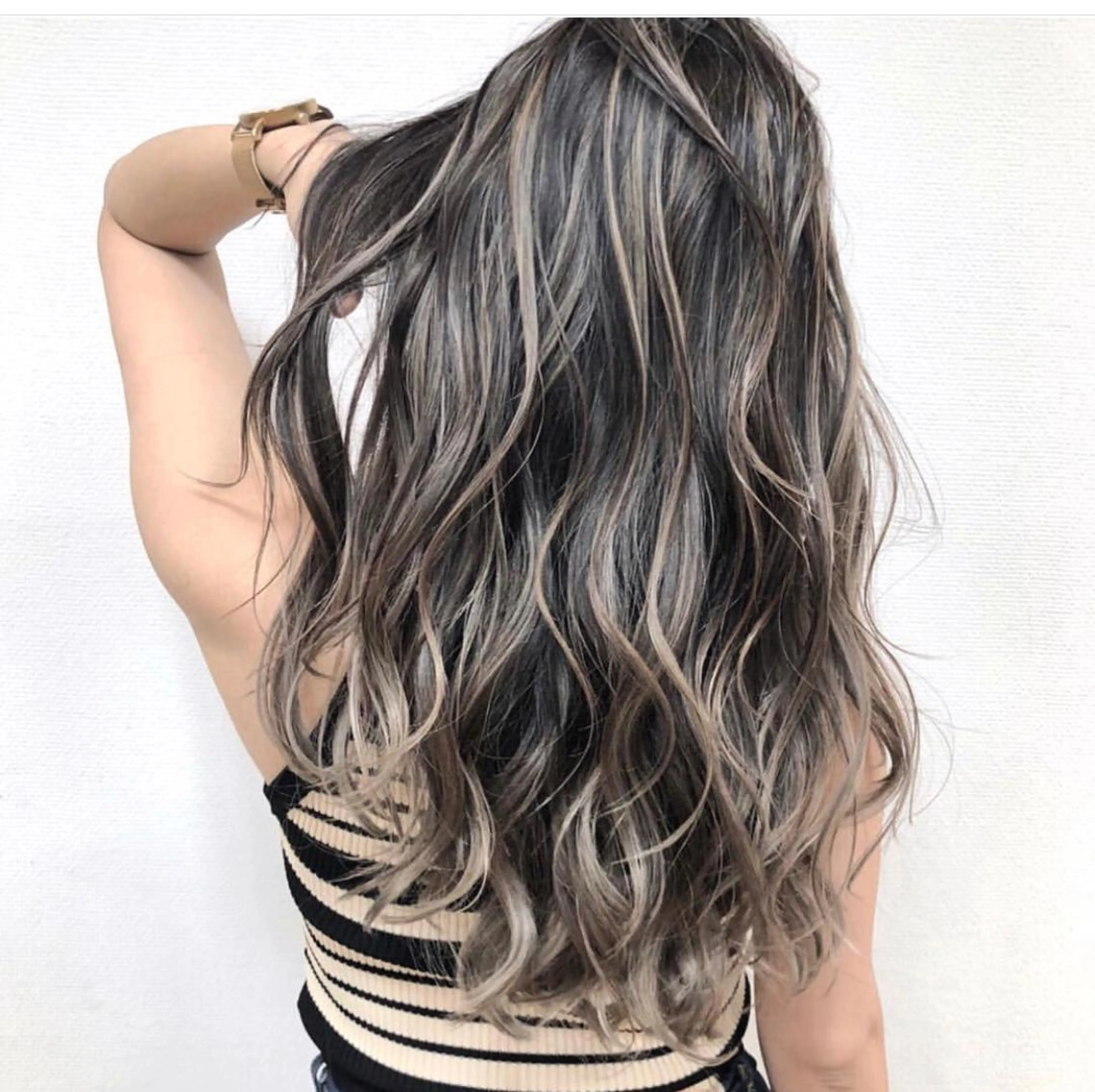ロング カラー ハイライトカラー ハイライト 海外風レイヤーカット 👑店長　平松　由のヘアスタイル