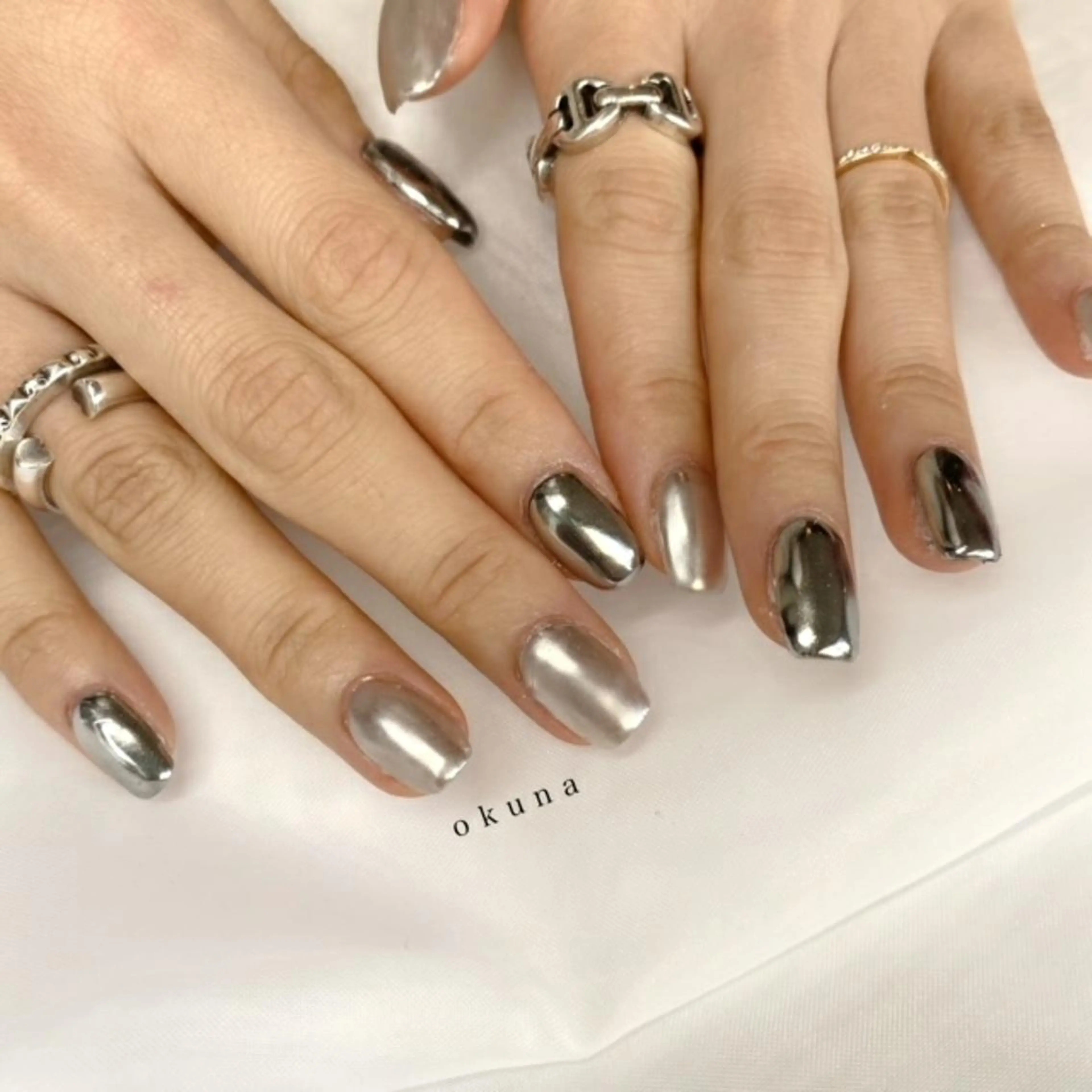 ネイル ミラーネイル ニュアンスネイル ハンドネイル パンチャパンチャ ネイルサロンのネイルデザイン