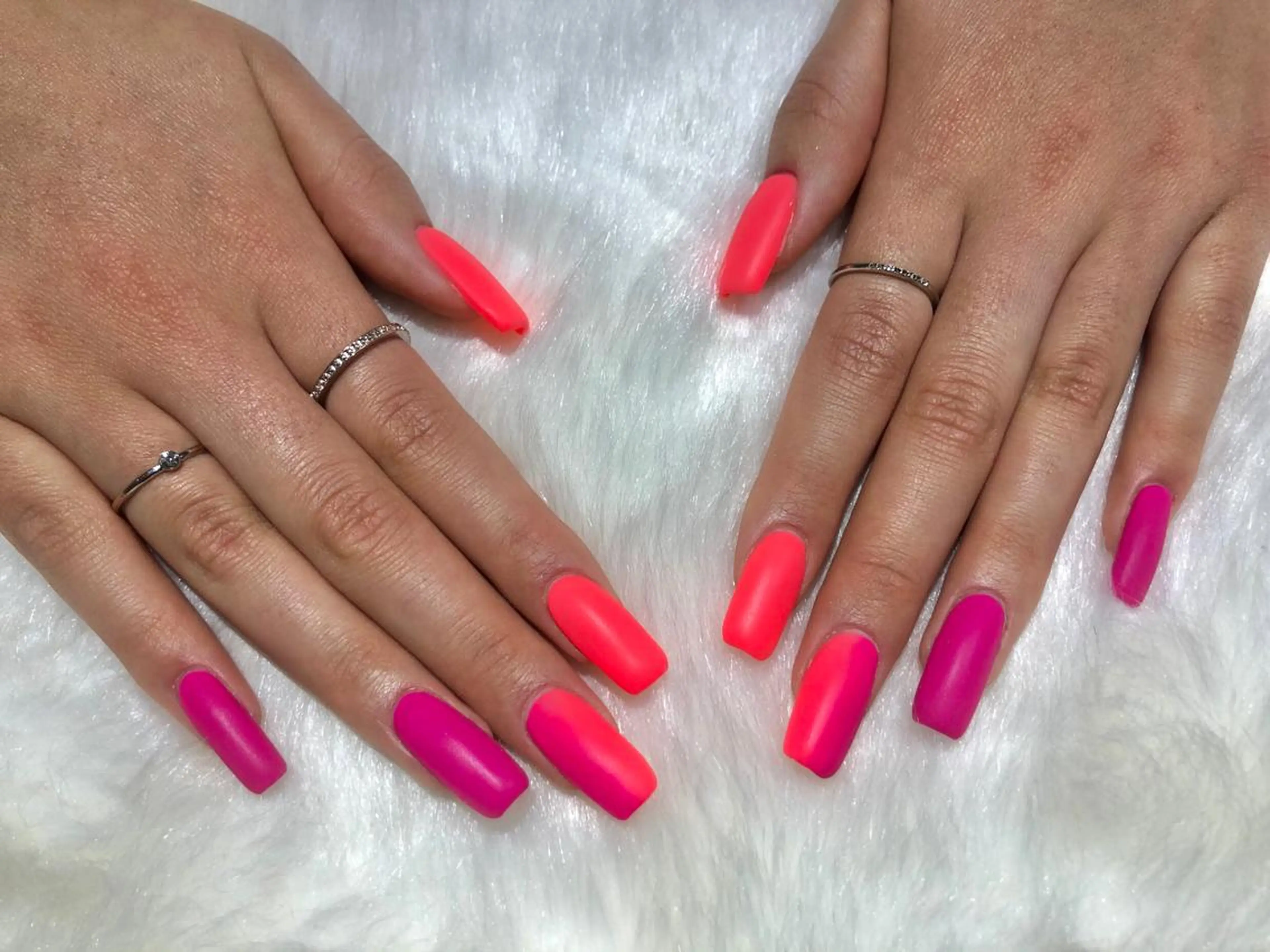 ネイル ハンドネイル Amber21.所属・Nagahama Akariのネイルデザイン