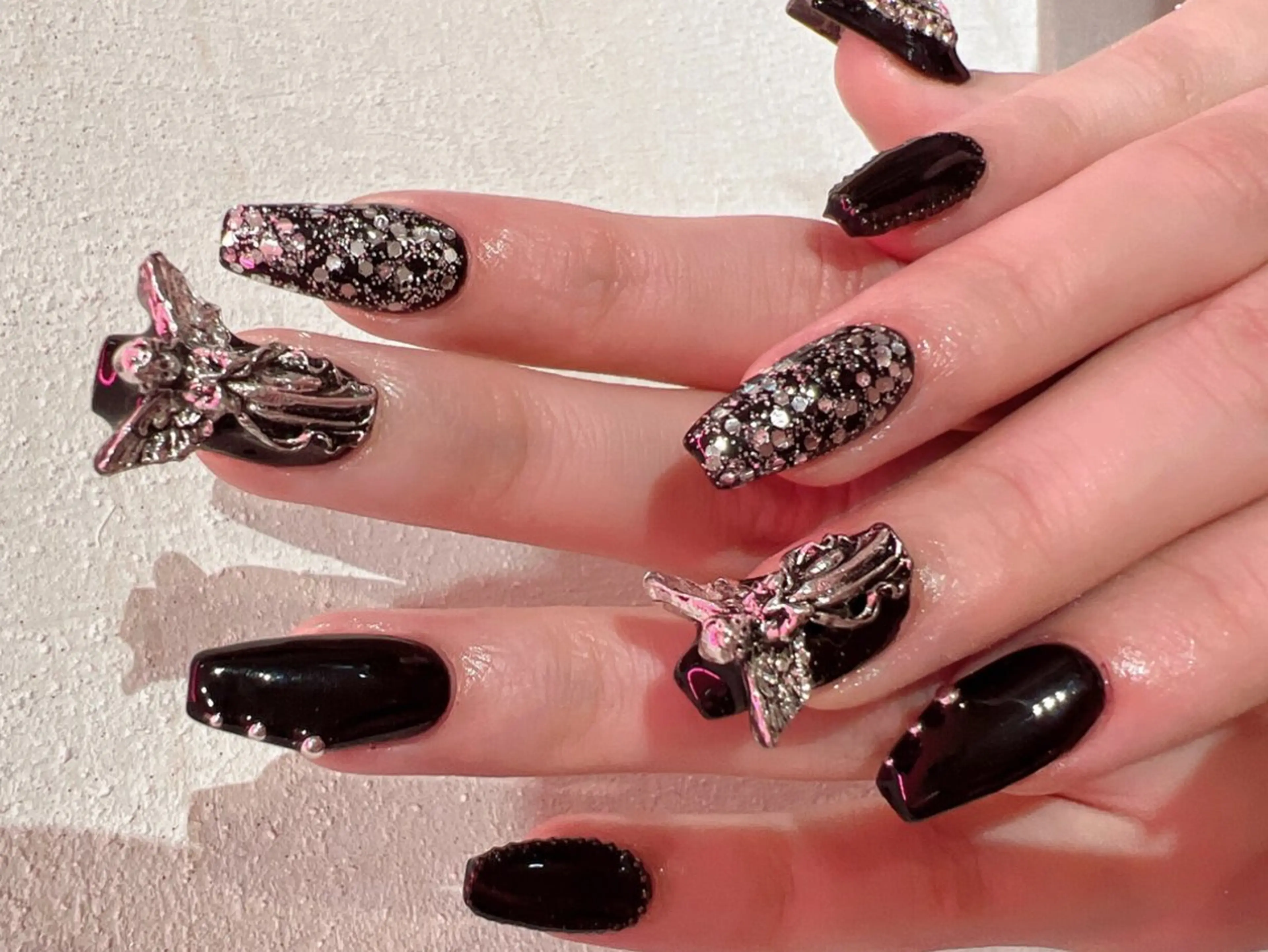 ネイル ストーンネイル リボン、ガーリー パーツ放題専門店のネイルデザイン