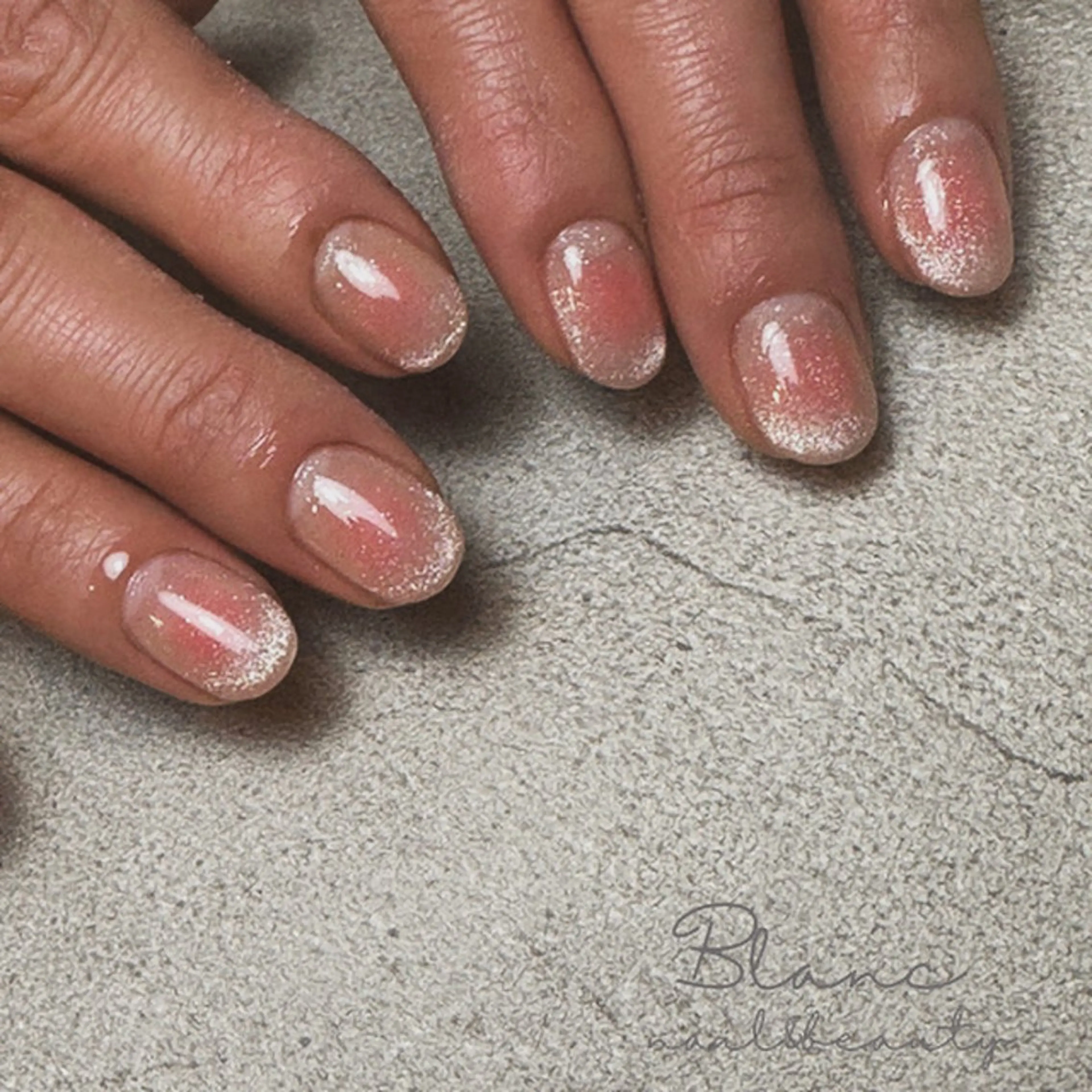 ネイル チークネイル マグネットネイル Blanc ブランのネイルデザイン