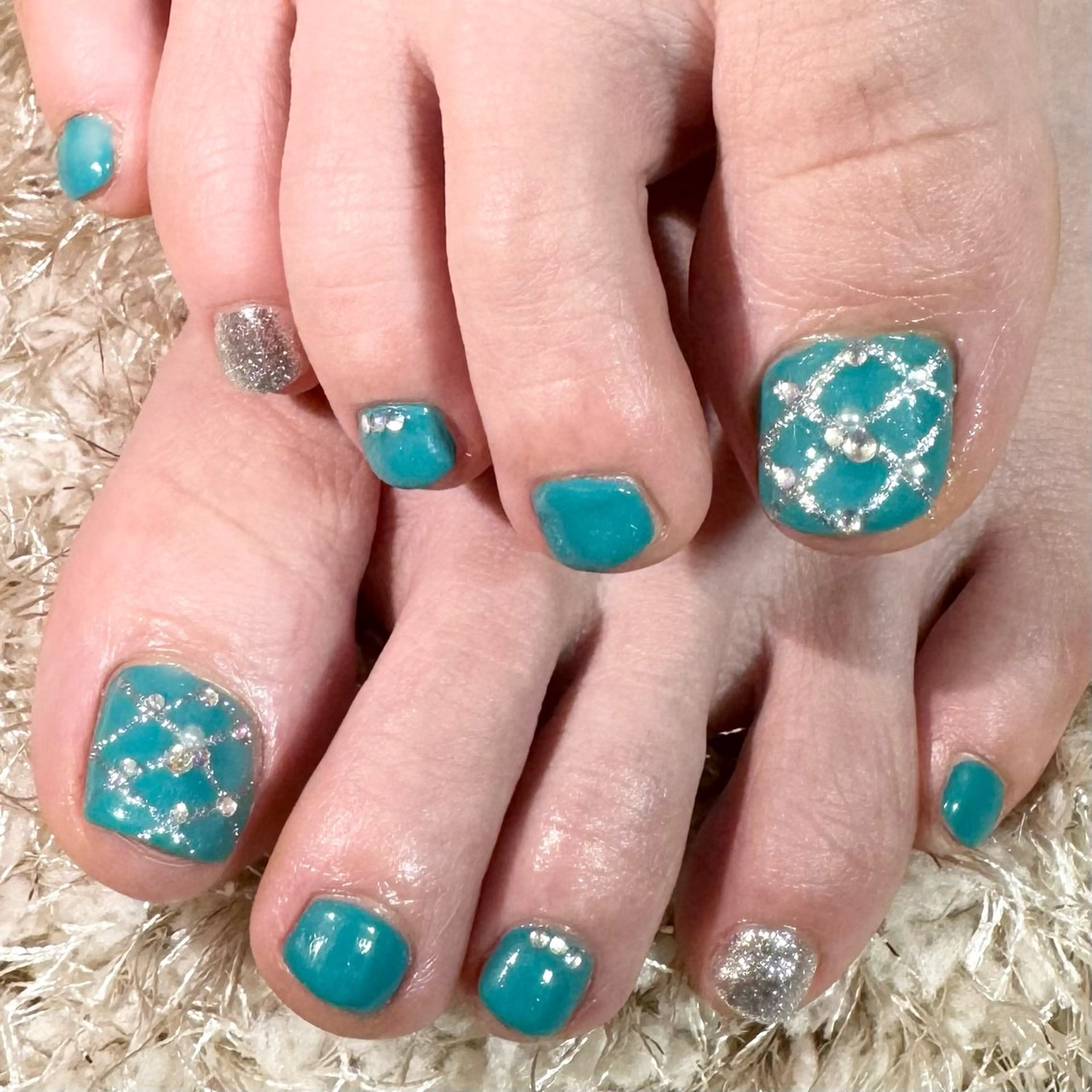 【ご新規様オフ込み】フットワンカラー×2本ラメ✨の写真