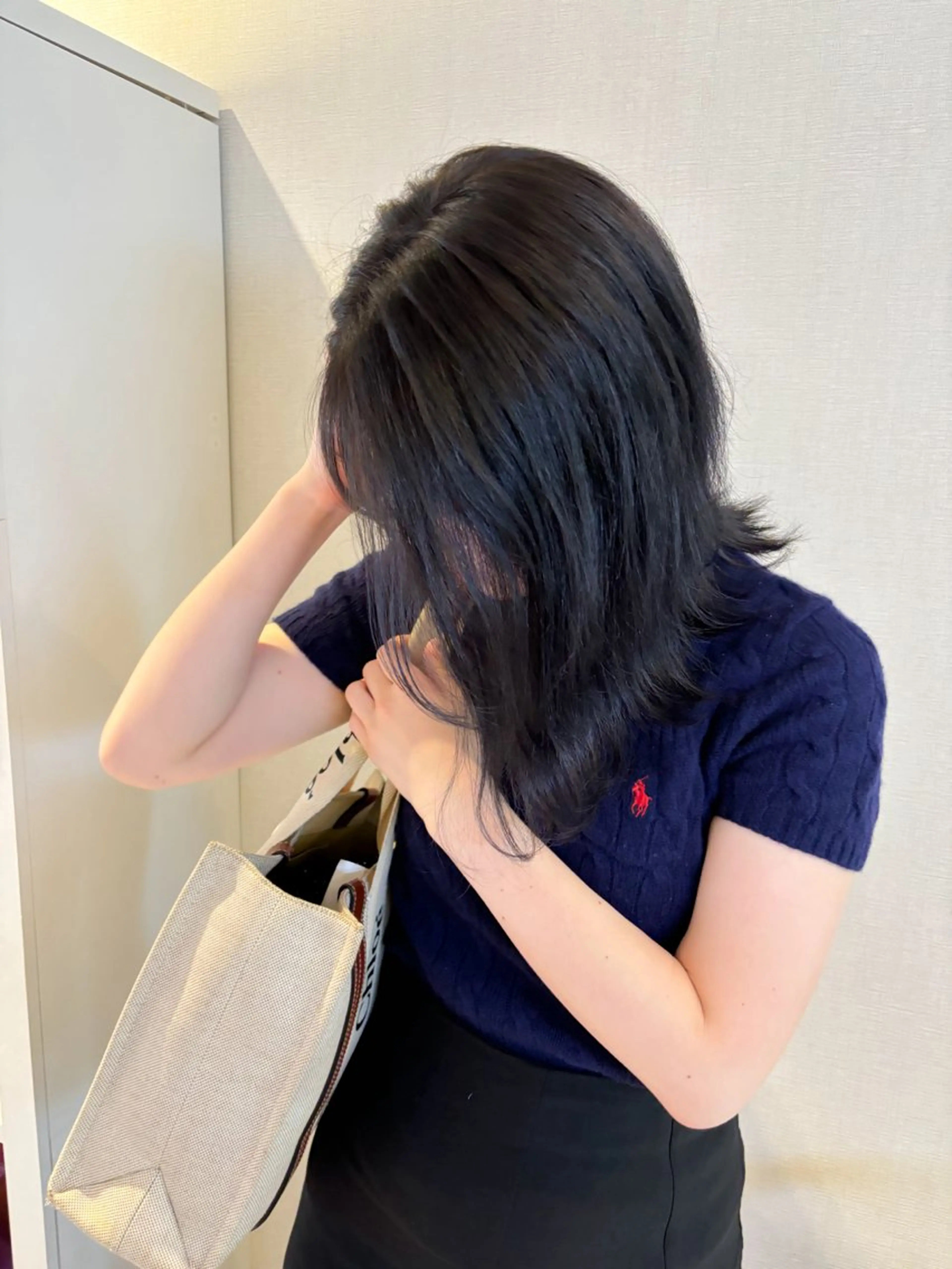 ミディアム カラー 黒髪 ブルーカラー ブルーブラック 透明感カラー Kaho🌼/メンズ ニュアンスパーマのヘアスタイル