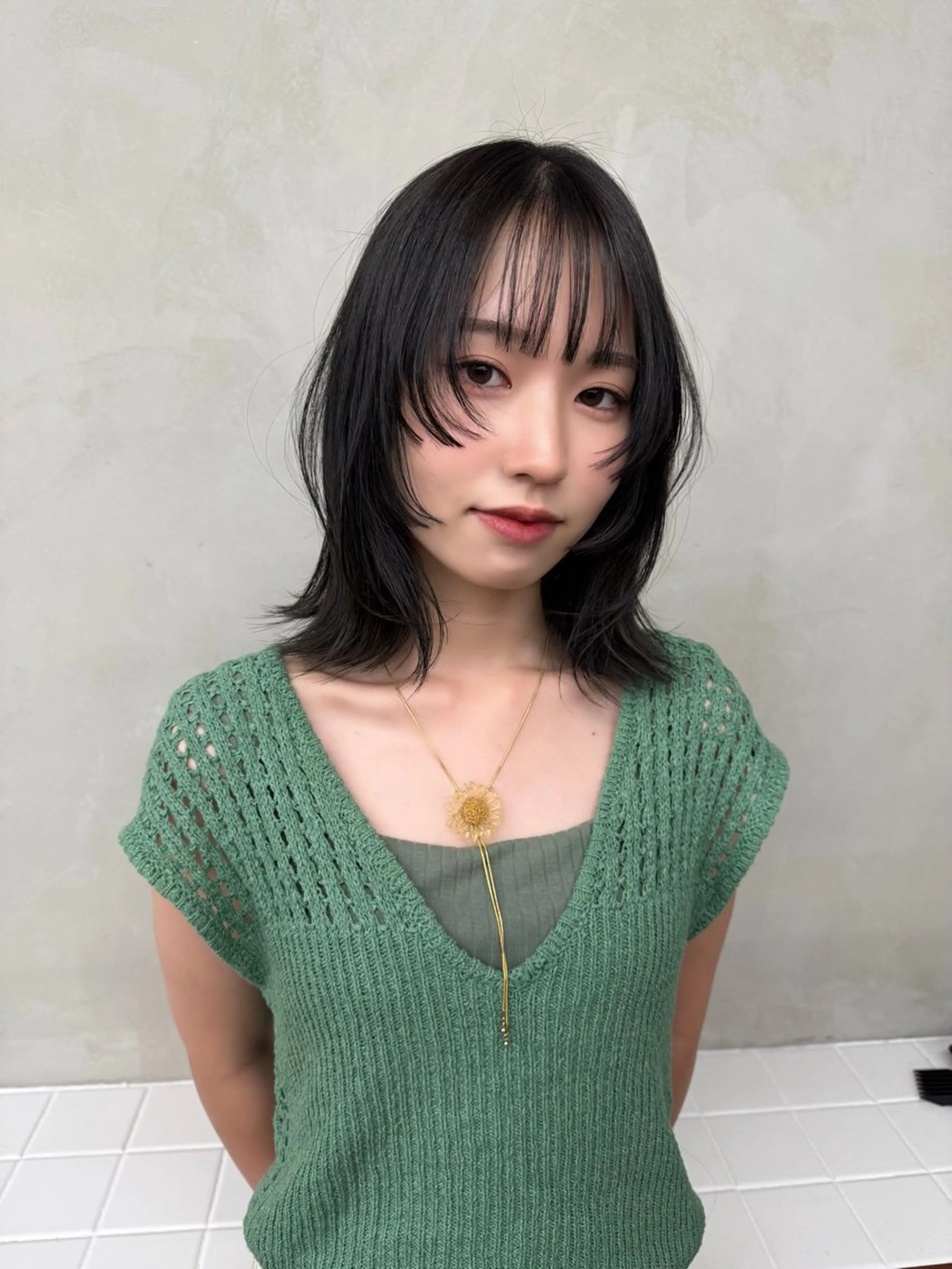 ミディアム ヘアカラー センターパート/ 暖色カラーayuのヘアスタイル