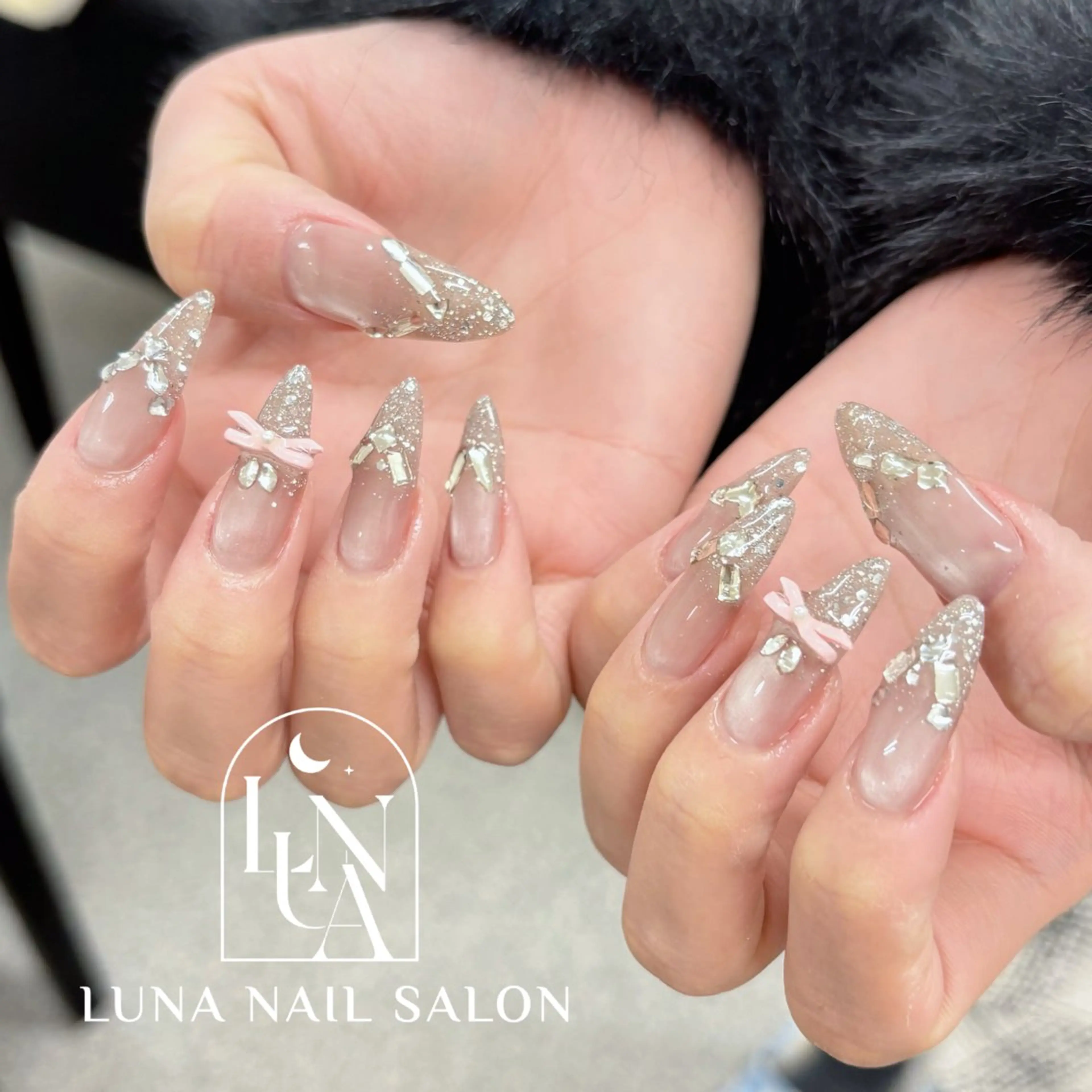 ネイル アートネイル フレンチネイル ジェルネイル ガラスフレンチ 韓国ネイル ハンドネイル フットネイル ハンドケア LUNA Nail salon💕のネイルデザイン