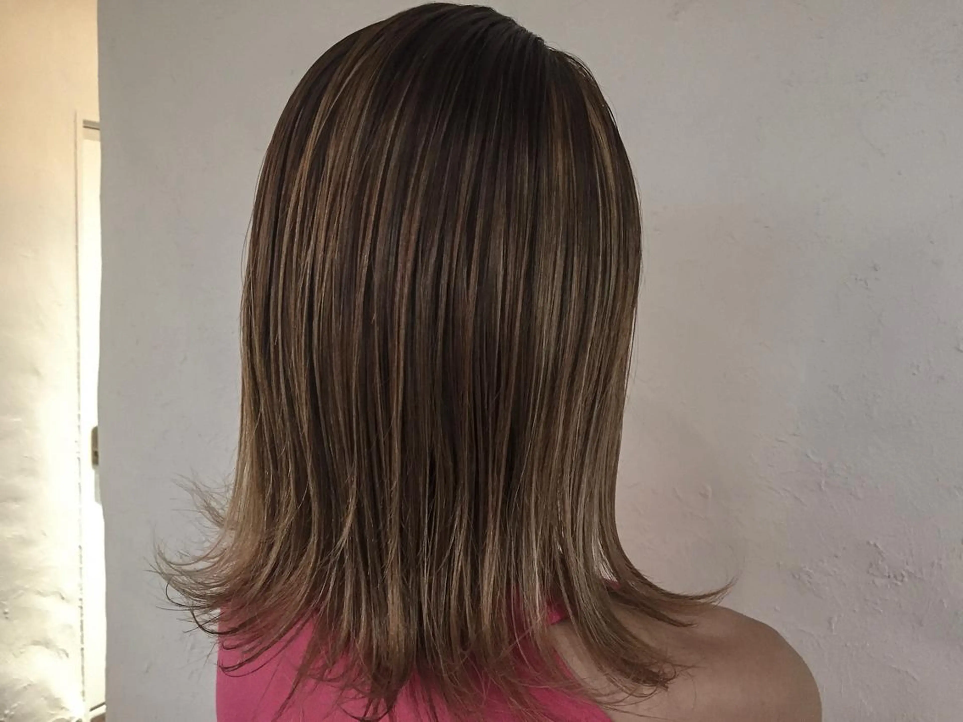 ミディアム カラー ベージュカラー グラデーションカラー ハイライトカラー イエローカラー ハイライト 伊藤 優希のヘアスタイル