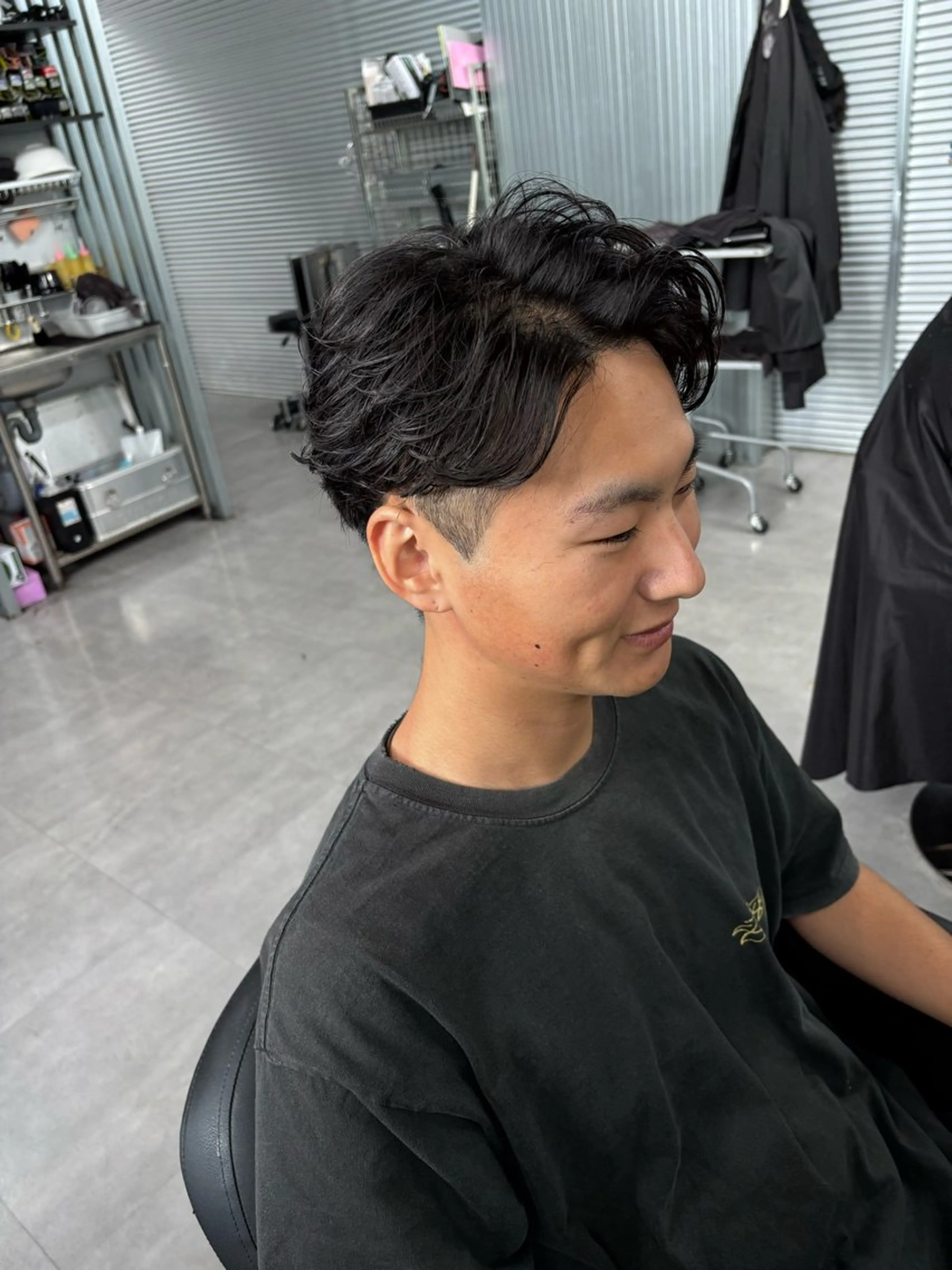 パーマ メンズ ビジネス メンズパーマ カット パーマ トリートメント 波巻き/ツイスパ/ 短髪/鈴木俊也のヘアスタイル