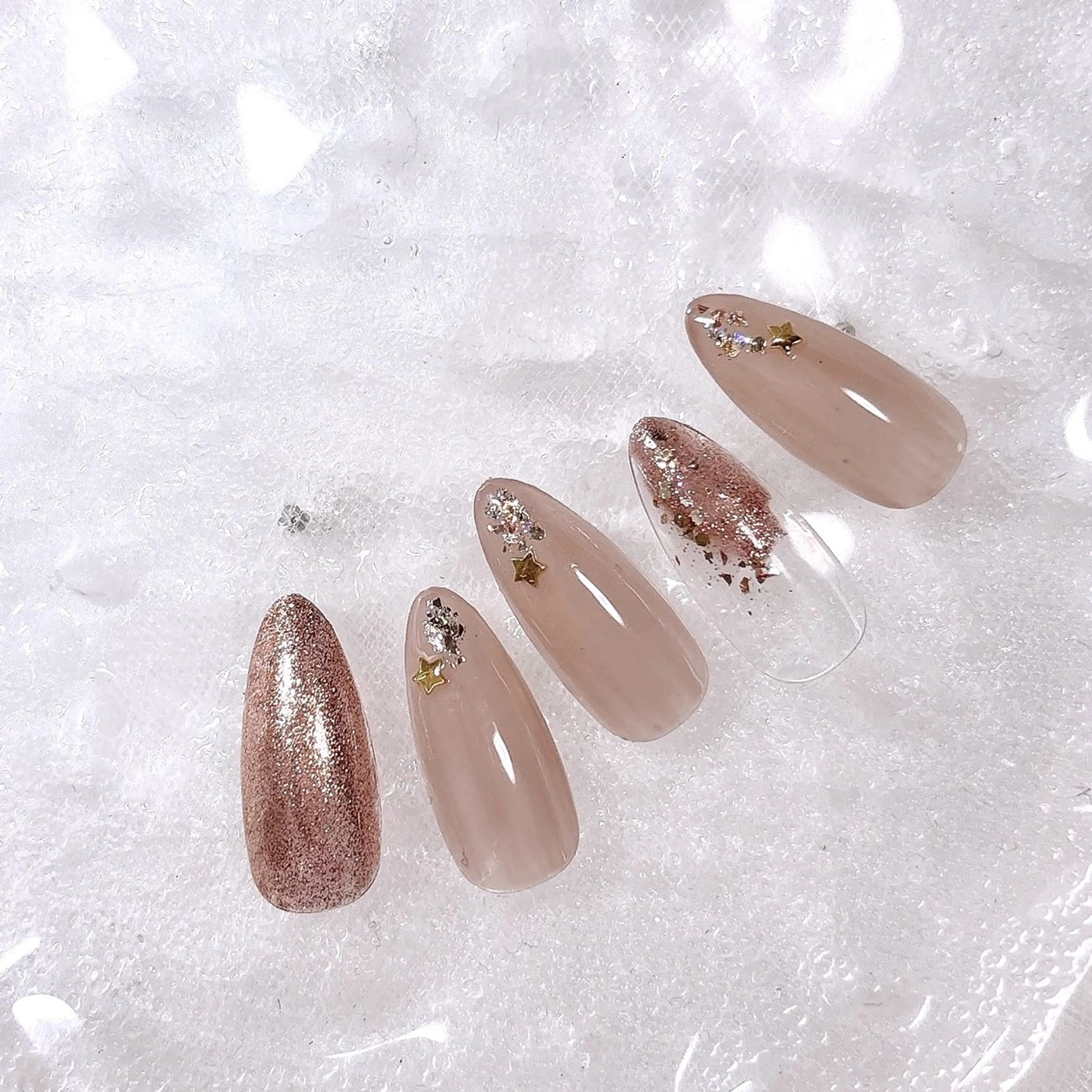 ネイル キラキラネイル ハンドネイル nailsalon Honeyme所属・Honey me ❁⃘*.ﾟのネイルデザイン