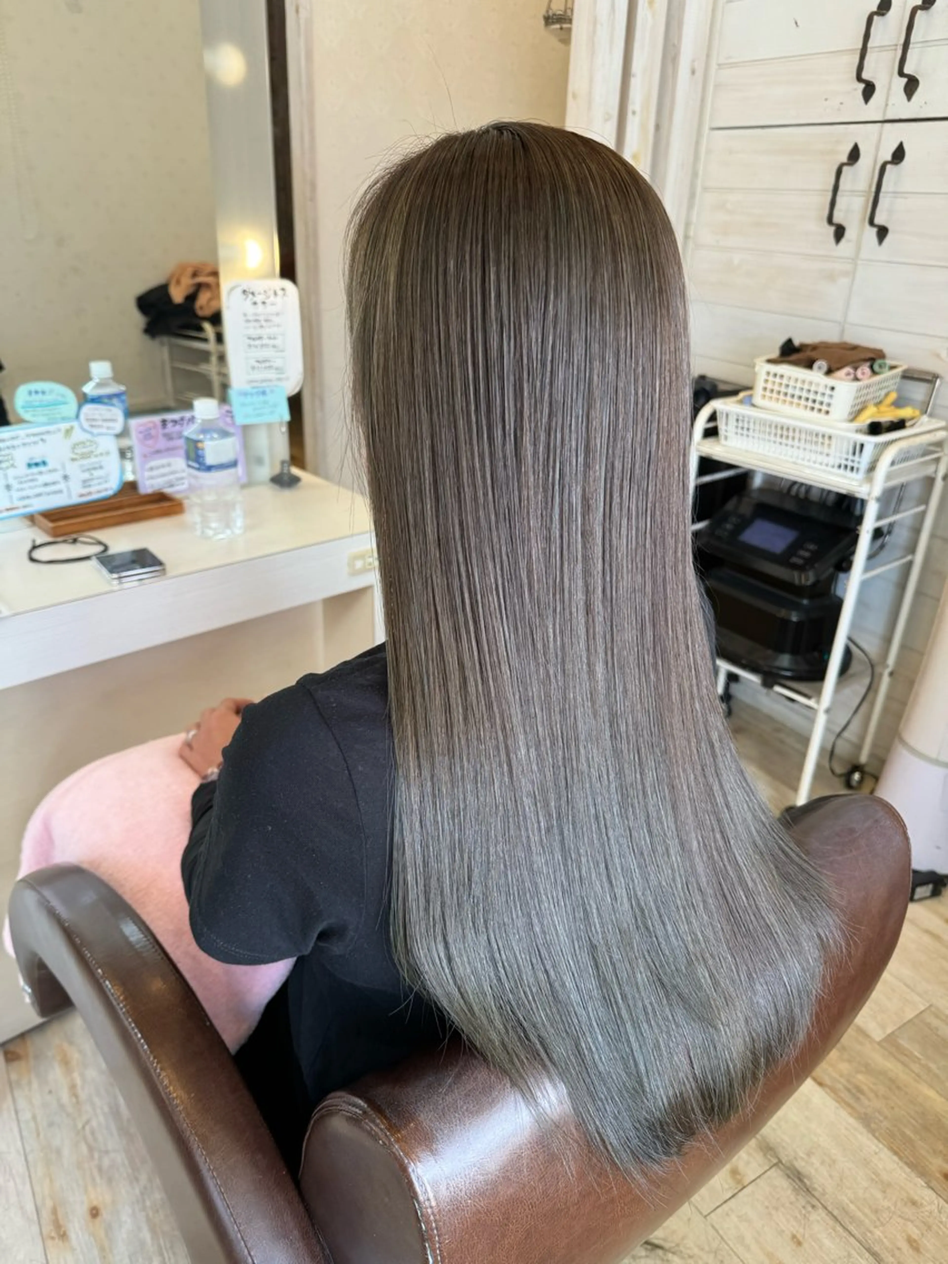 ロング アッシュ Cr'ene by MARIE所属・MEI /Cre'neのヘアスタイル