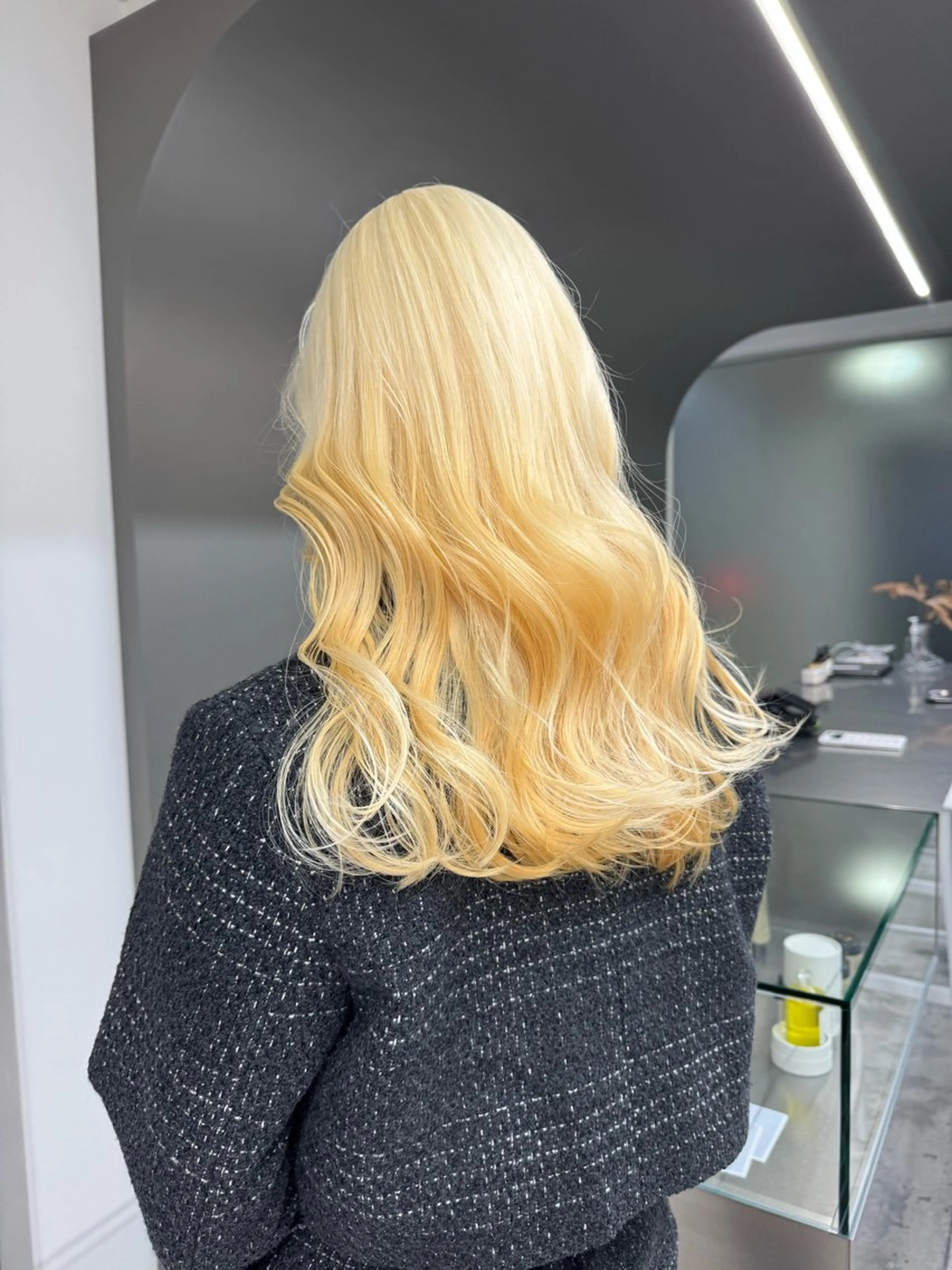 セミロング カラー 抜きっぱなしブロンド ブロンド カット ヘアカラー トリートメント ハルヒ/ハイトーン/ ボブのヘアスタイル