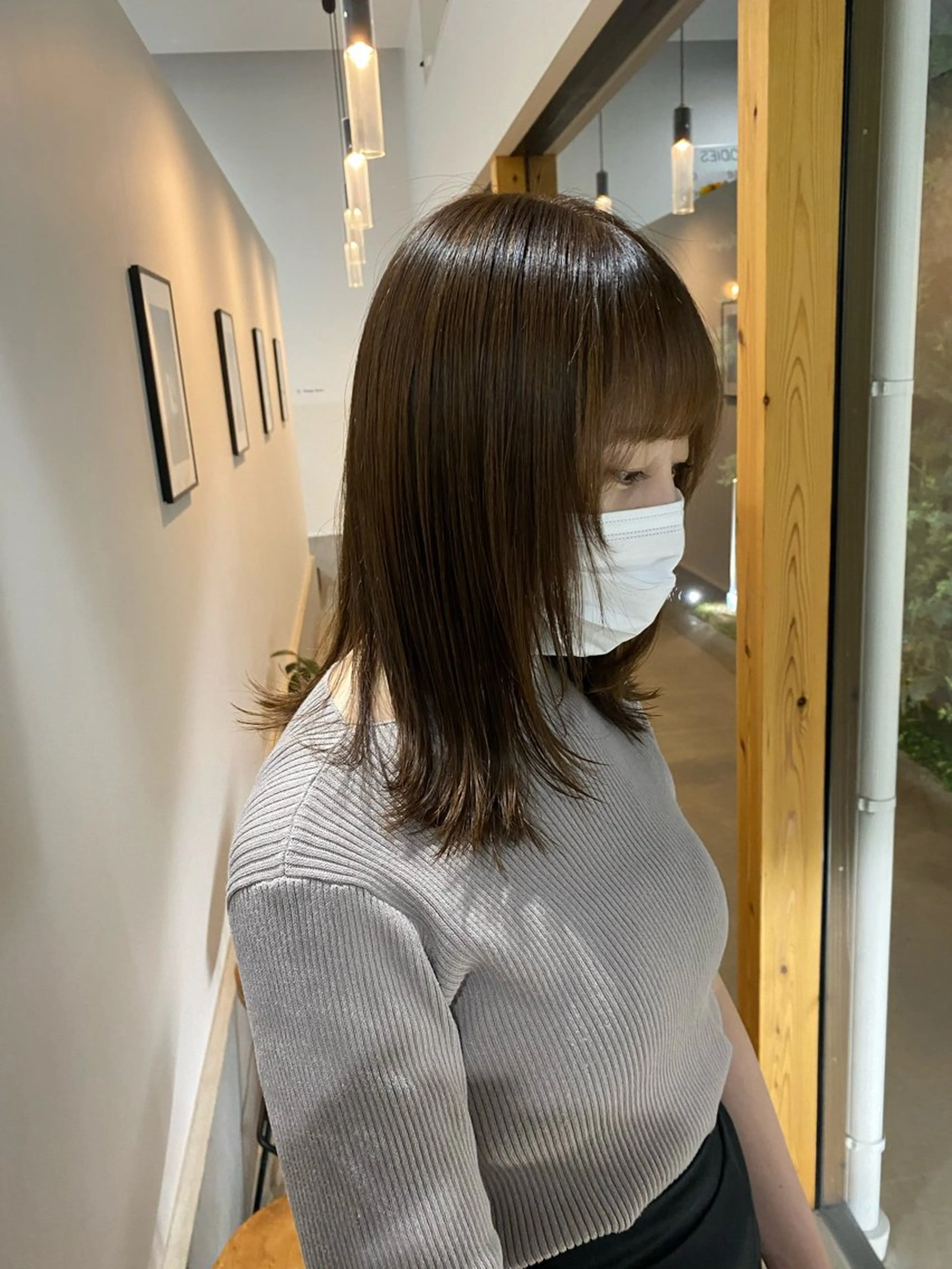 ミディアム 顔まわりレイヤー レイヤーカット inchelsea所属・宇野 鈴花のヘアスタイル