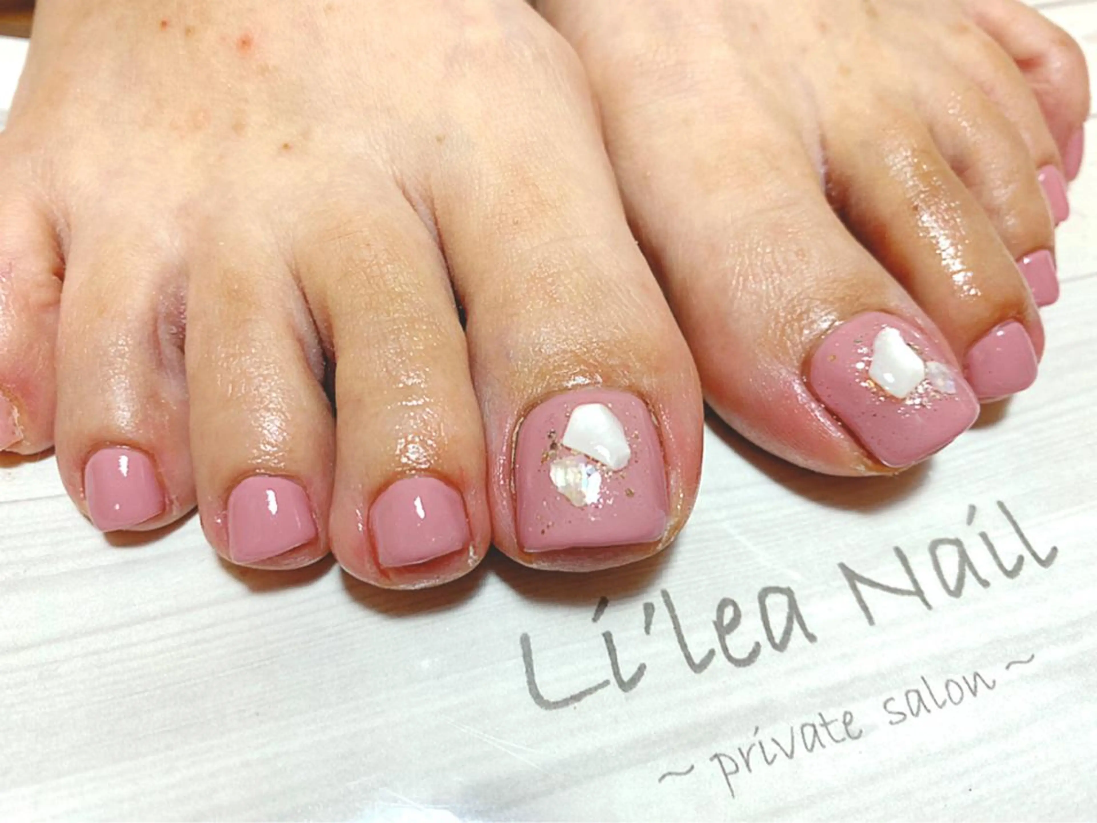 ネイル フットネイル Li'leaNail AINAのネイルデザイン