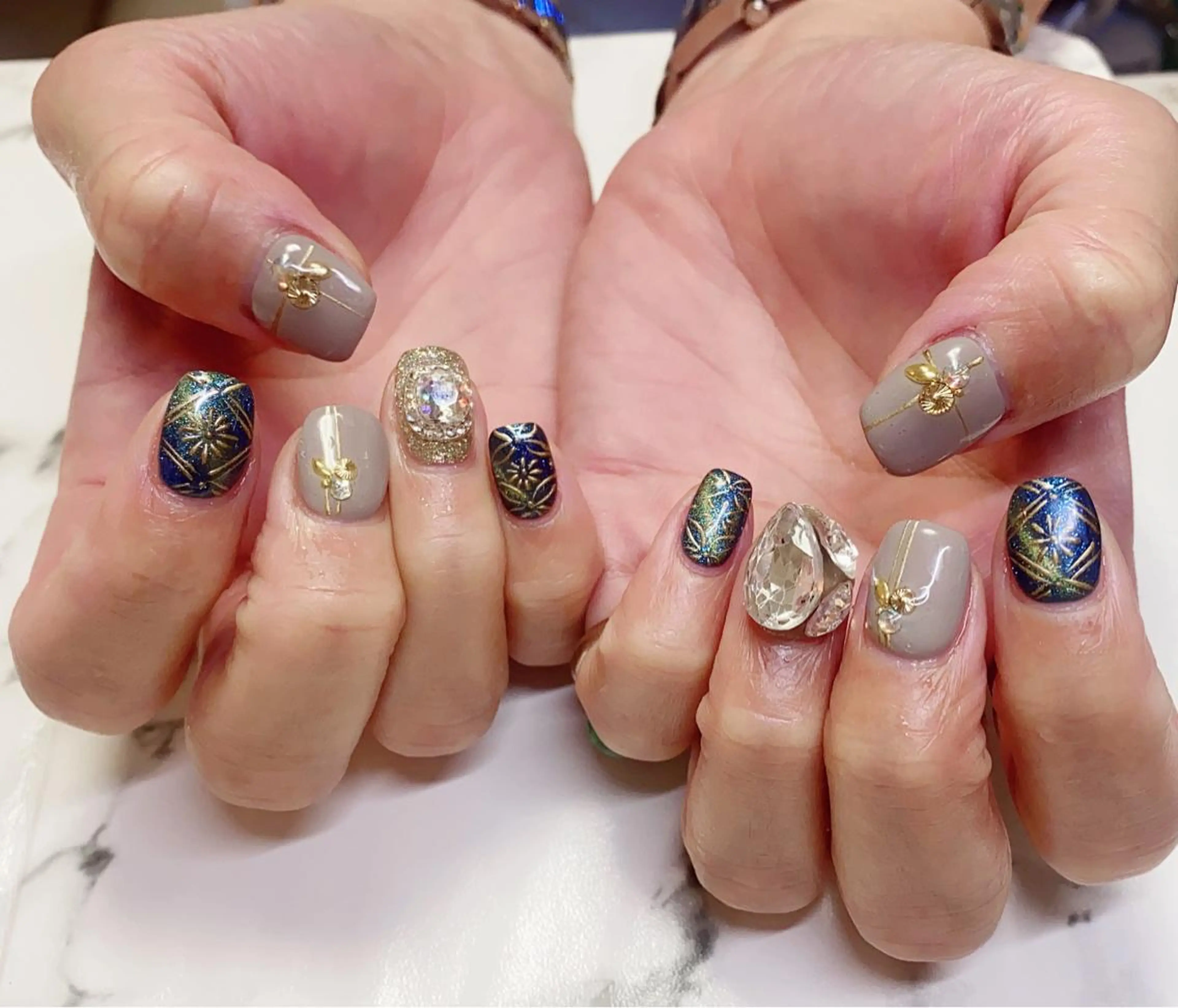 ロング カラー ネイル アートネイル Q Free nailsのネイルデザイン