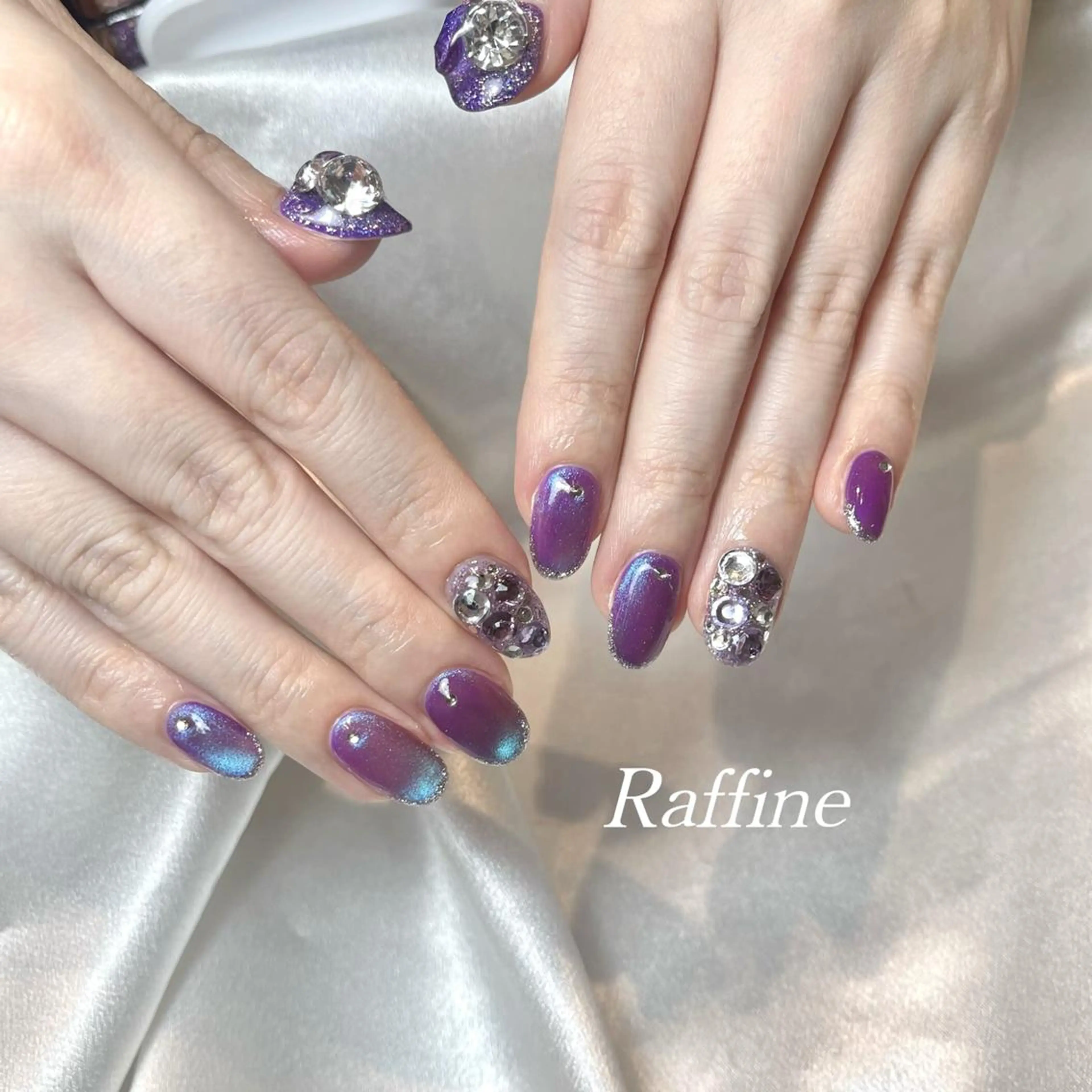 ネイル RAFFINE 月🦋🩵のネイルデザイン