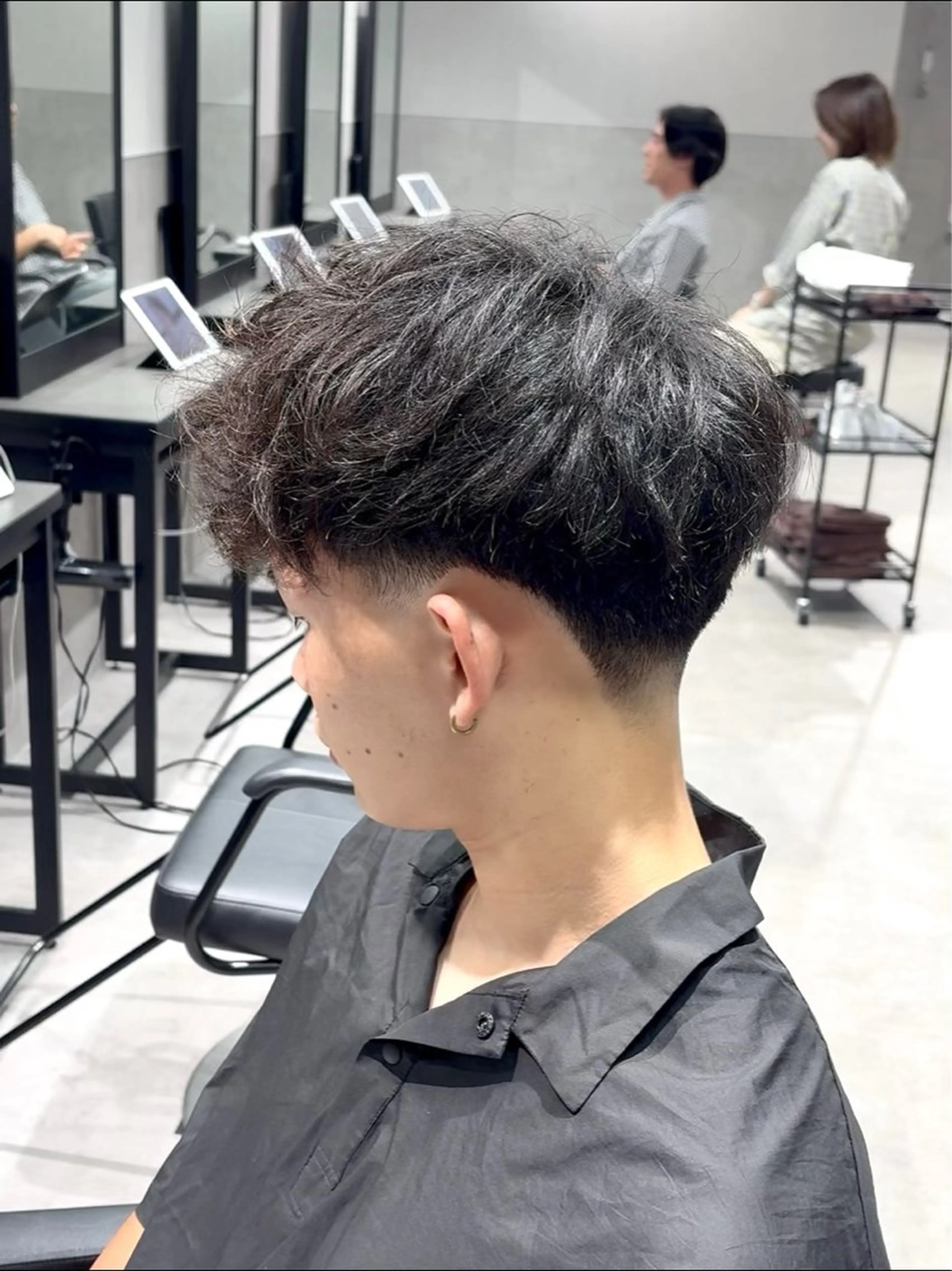 ショート カラー パーマ メンズ カット 【シャドウパーマ センターパート】義心のヘアスタイル