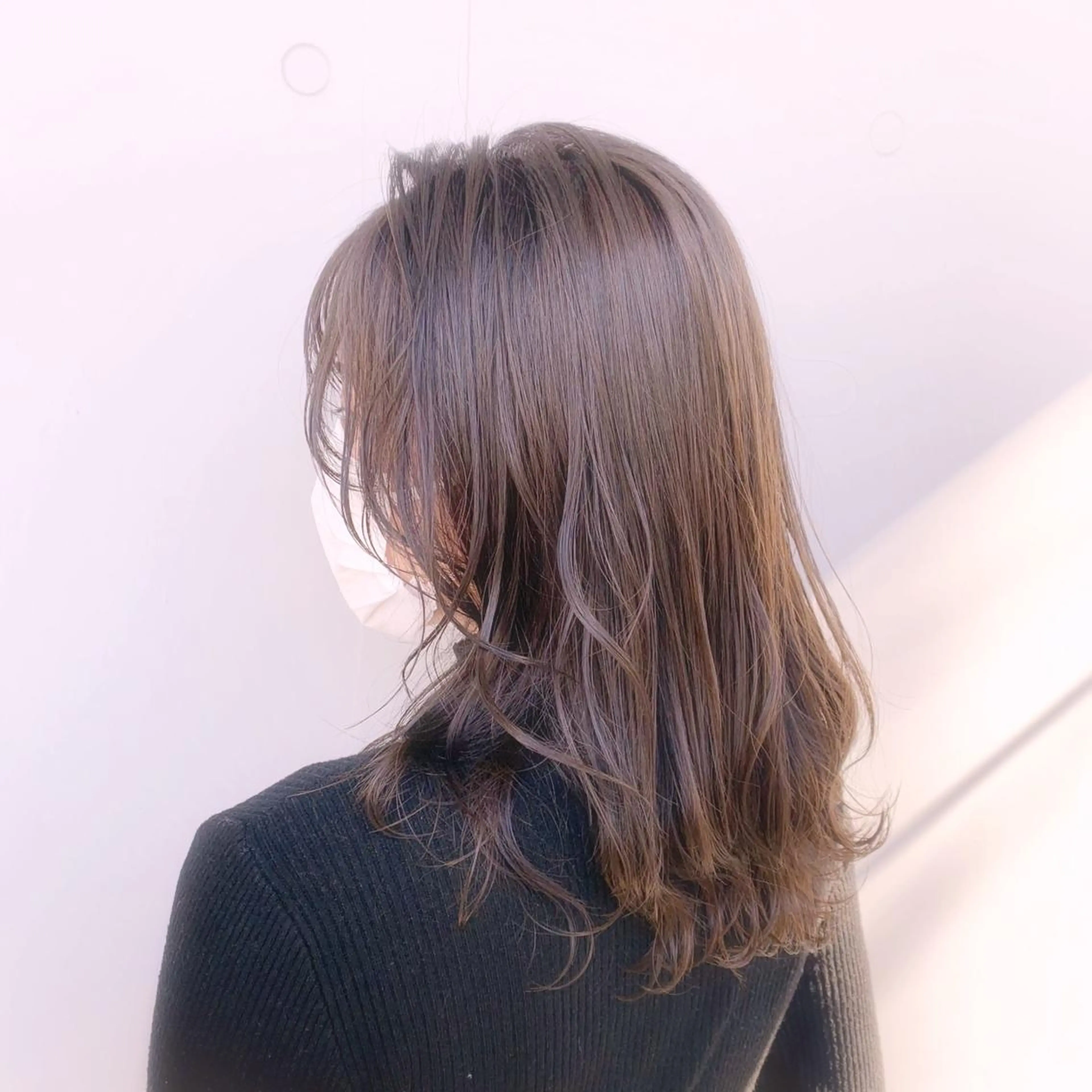 セミロング カラー アディクシーカラー ベージュカラー 黒髪 ブリーチ ブルーカラー ヘアカラー トリートメント 藤澤 夏実/インナーカラーのヘアスタイル