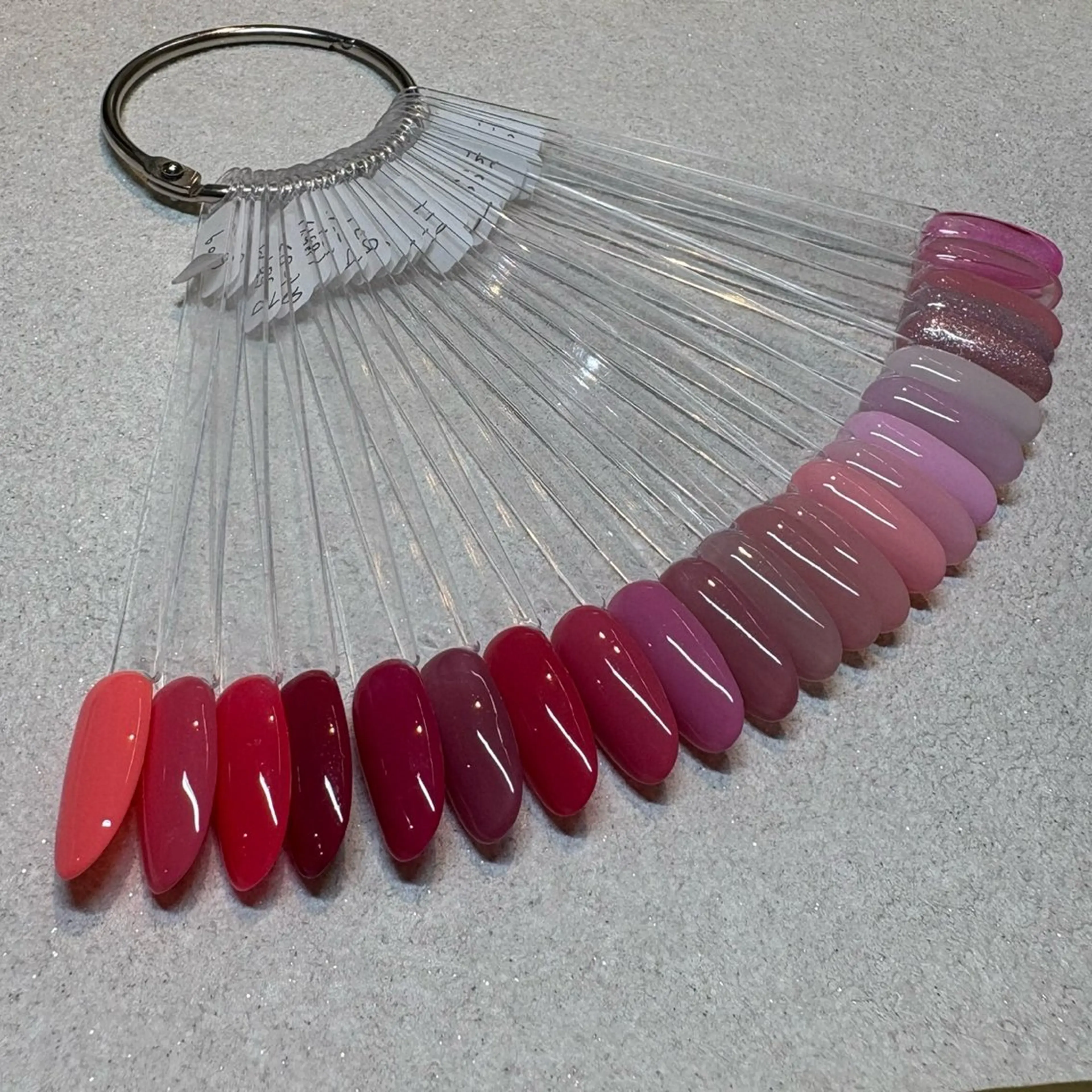 【研修モデル】カラーグラデーション(ベースクリア)/オフありの写真