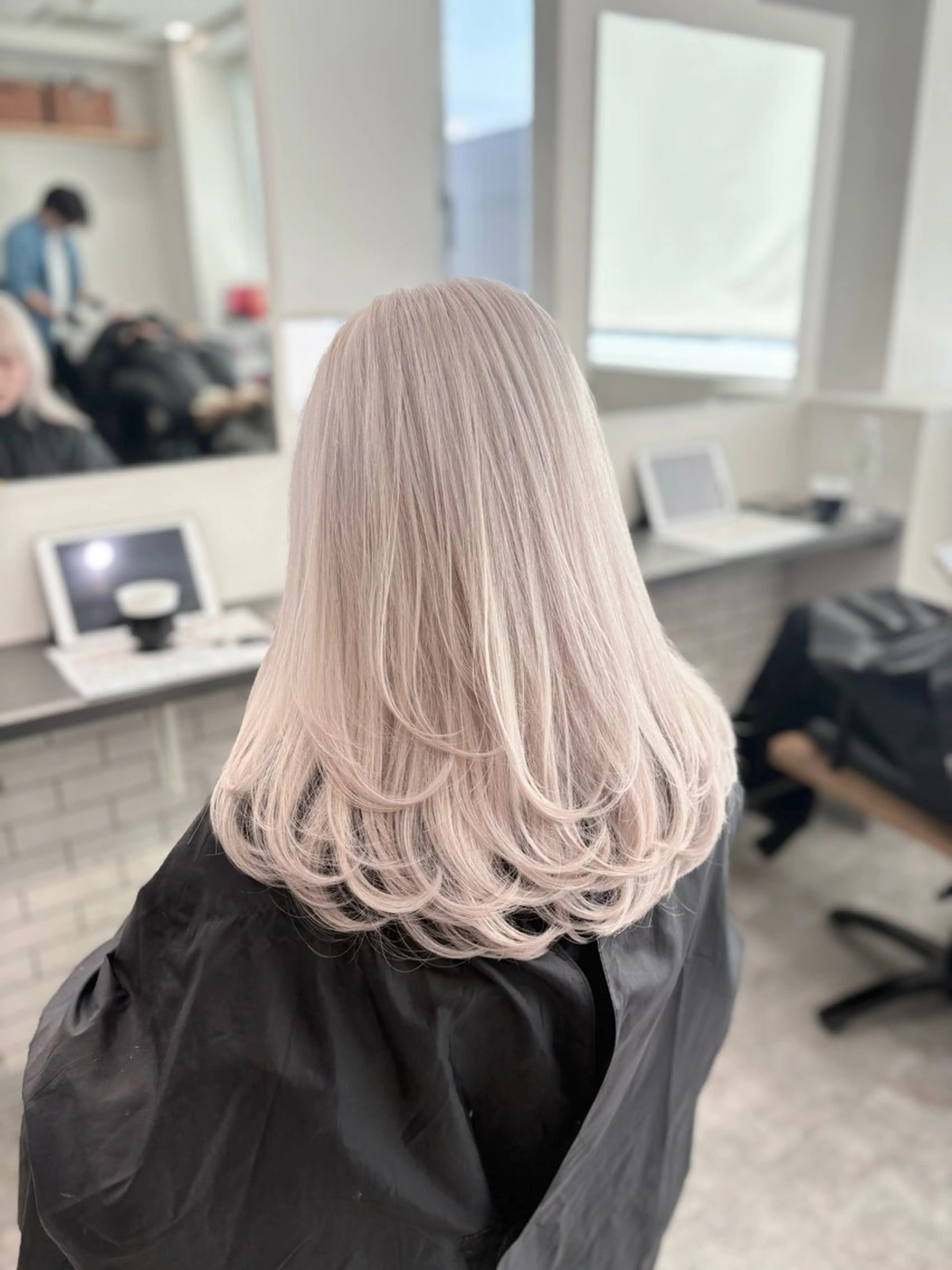 ブリーチカラー＋レイヤーカット＋艶トリートメントの写真