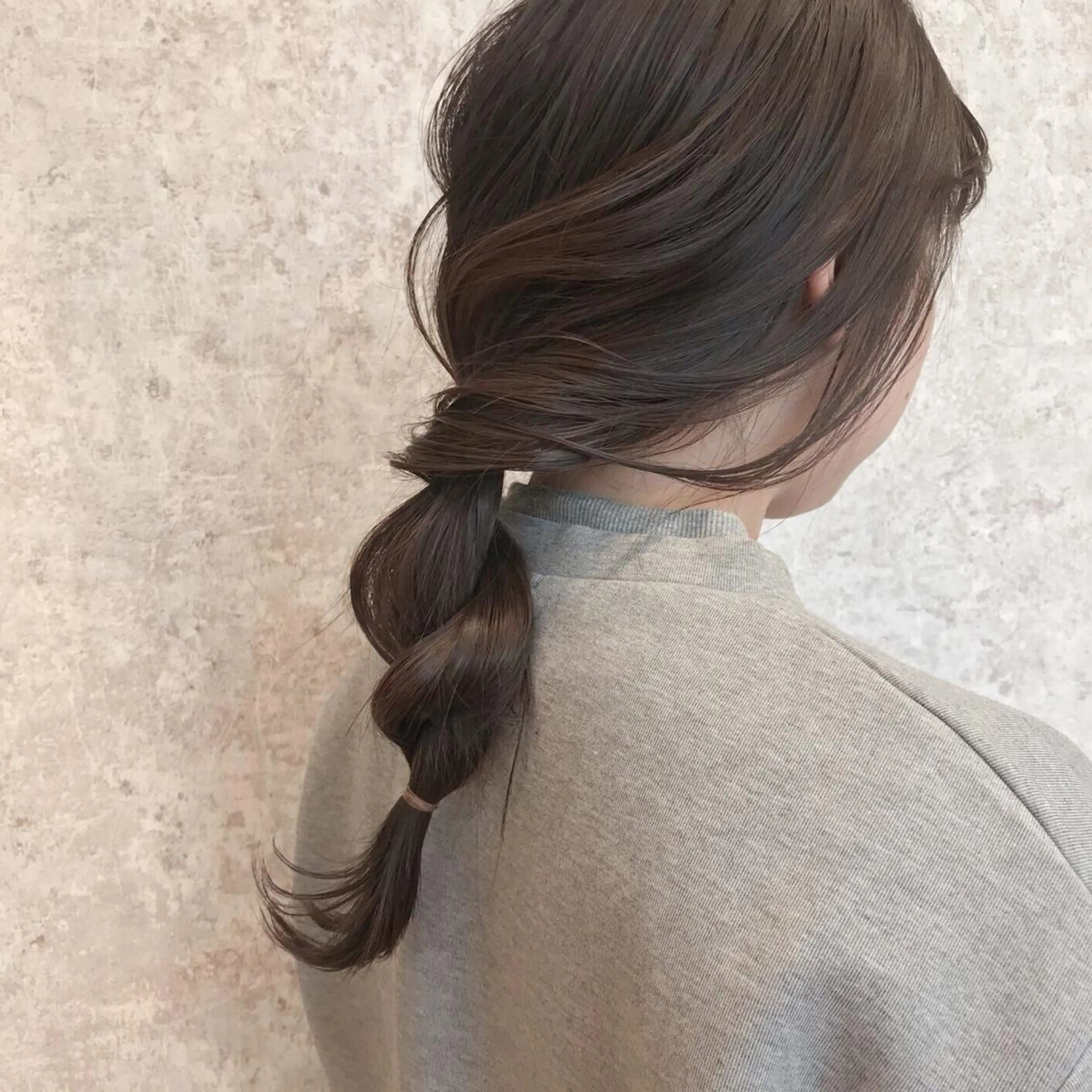 カラー ヘアアレンジ ベージュカラー HARUNA🤍 大人ショートヘアのヘアスタイル