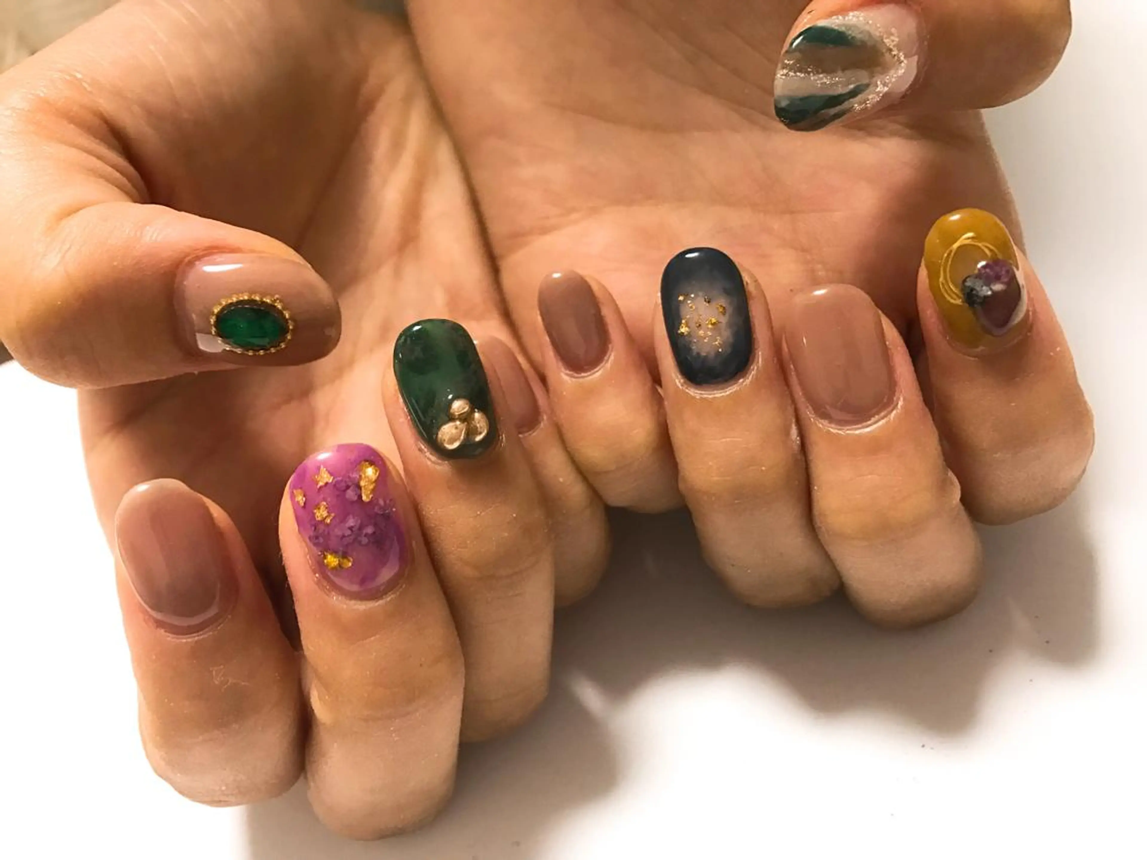 ネイル ニュアンスネイル 【カメレオン】 上村 祥子のヘアスタイル