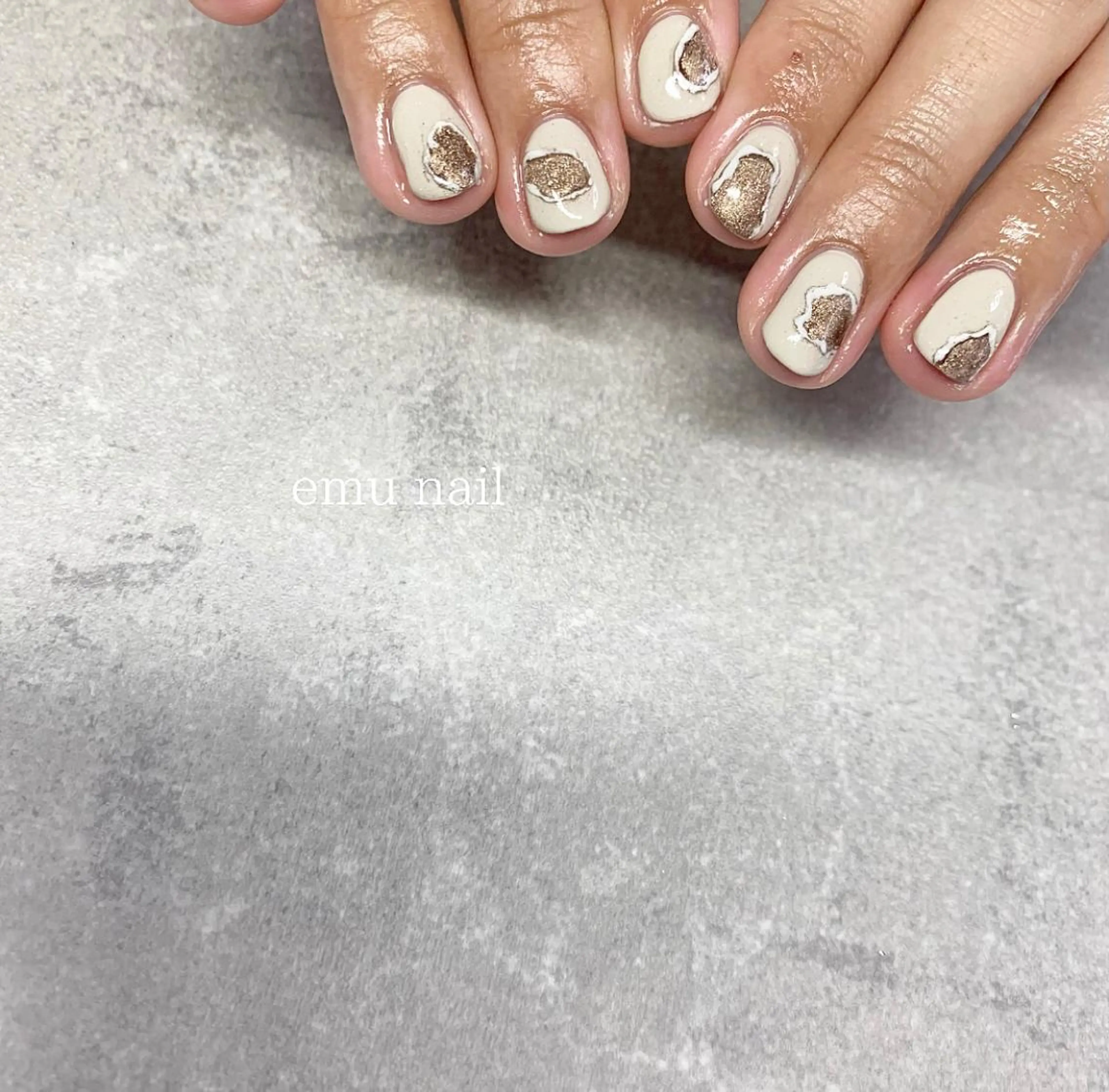 ネイル 持ち込み ワンカラーネイル ホワイト emu nailのネイルデザイン