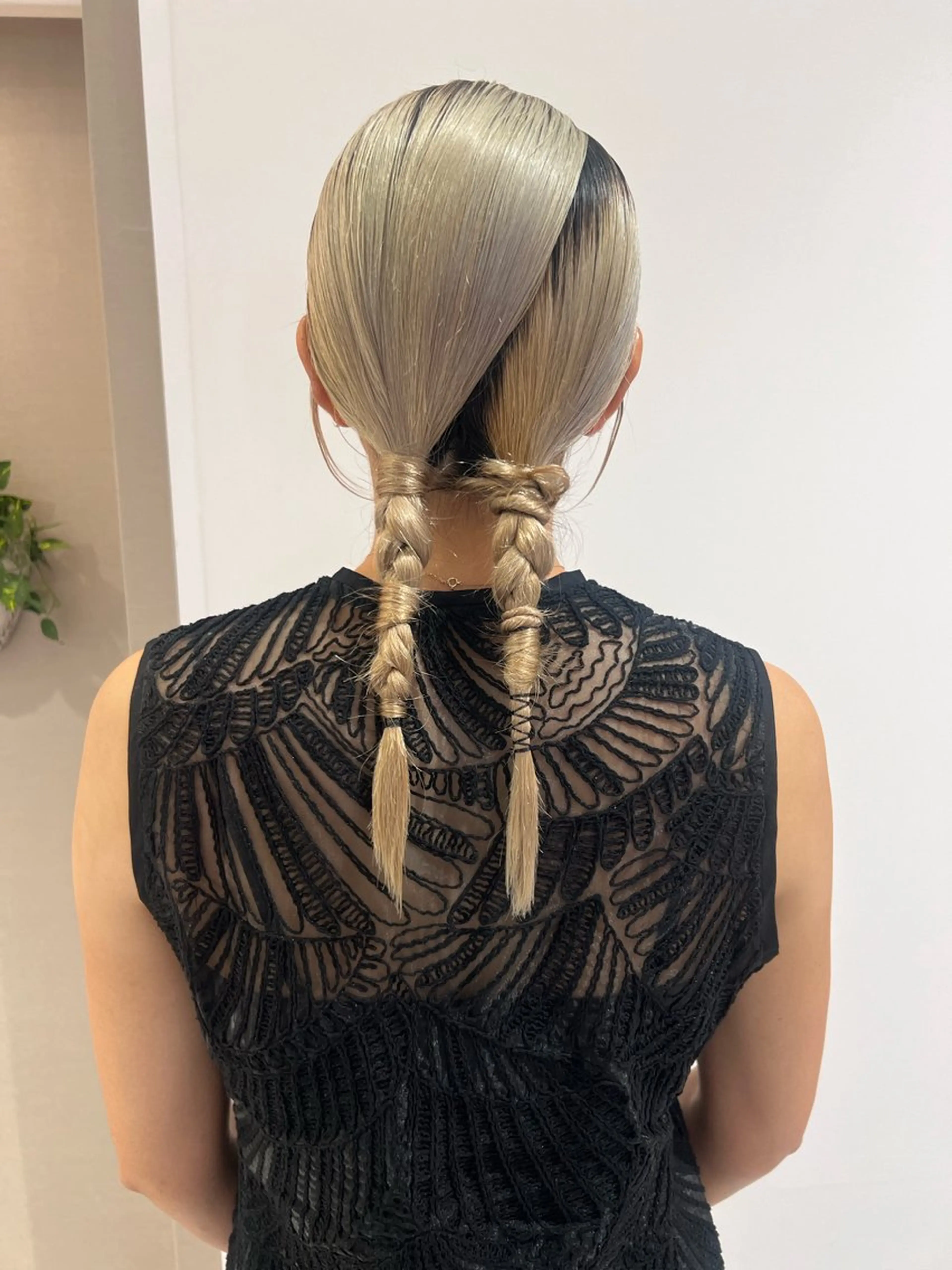 セミロング ヘアアレンジ トリートメント ヘアセット karin🌛ボブ／ 透明感たっぷりカラーのヘアスタイル