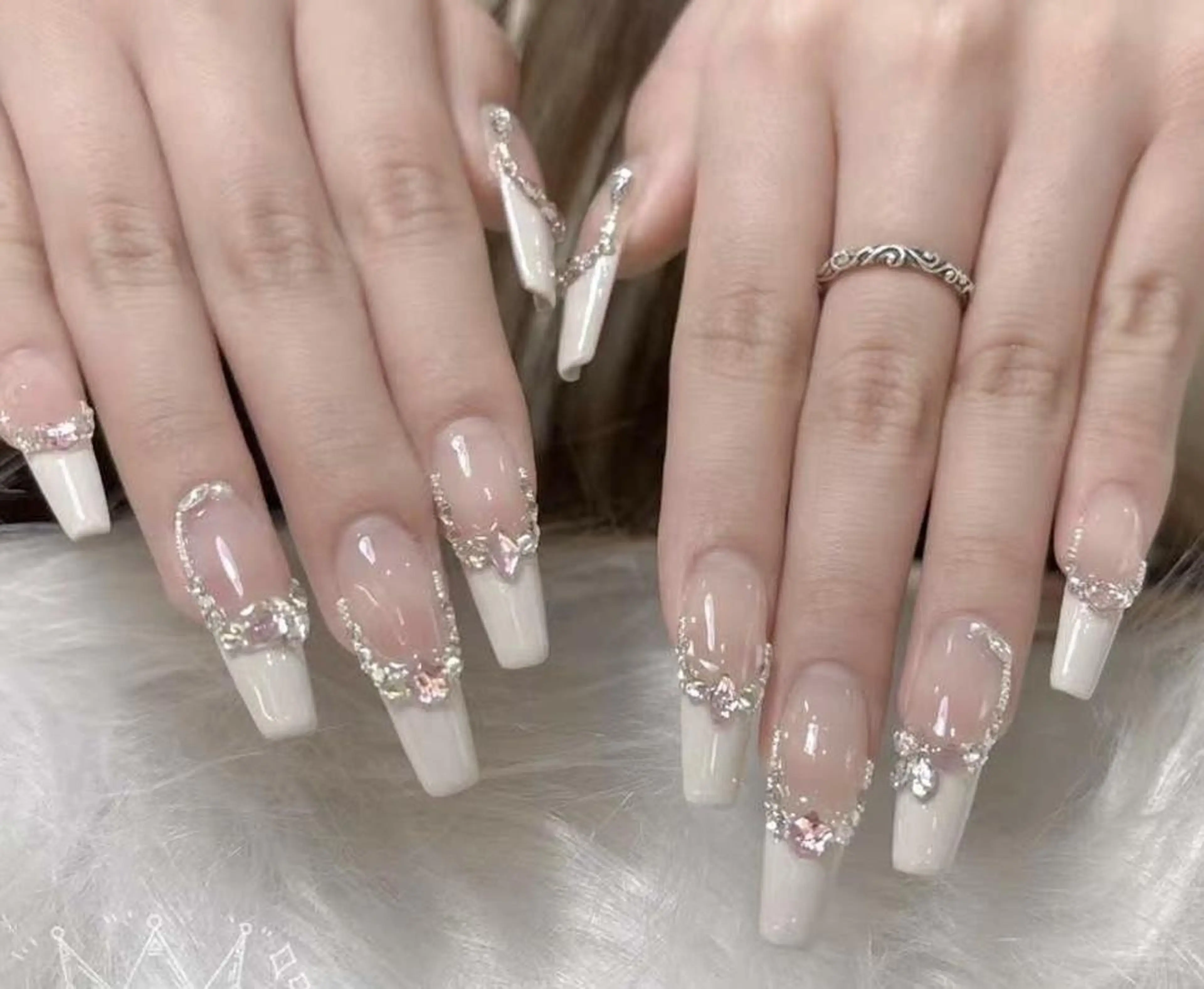 ネイル VIVIAN エイのネイルデザイン