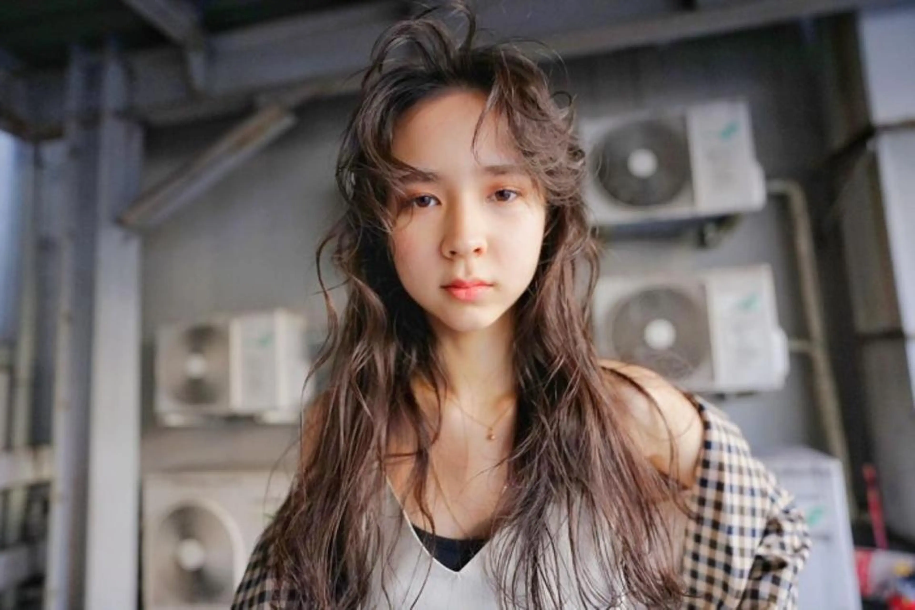 ロング カラー パーマ ハイトーンカラー イルミナカラー ボブ オン眉 トリートメント newi grande 横浜店のヘアスタイル