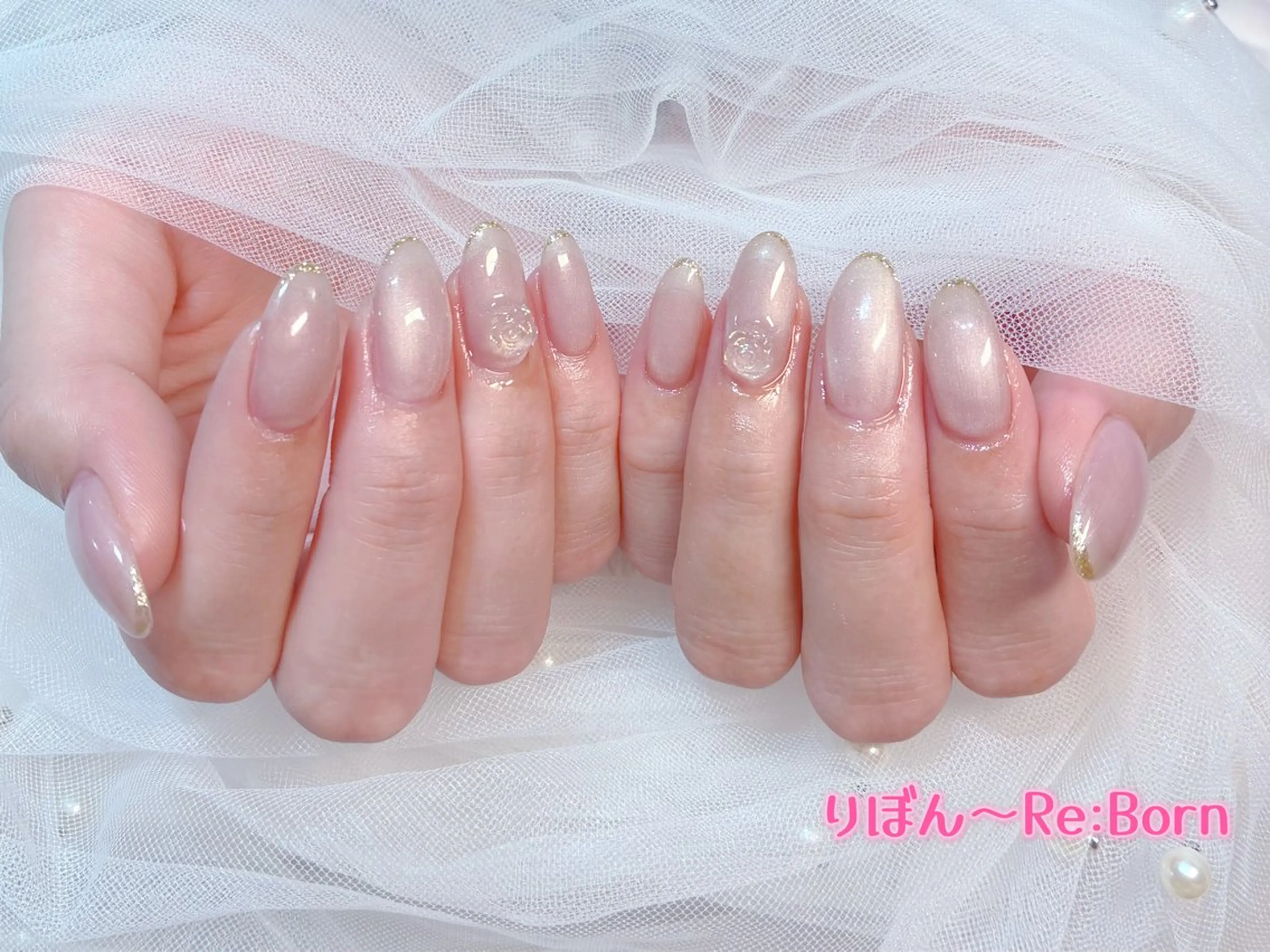 ミディアム フレンチガーリー クリスマス ハンドネイル りぼん Re:Bonrのネイルデザイン