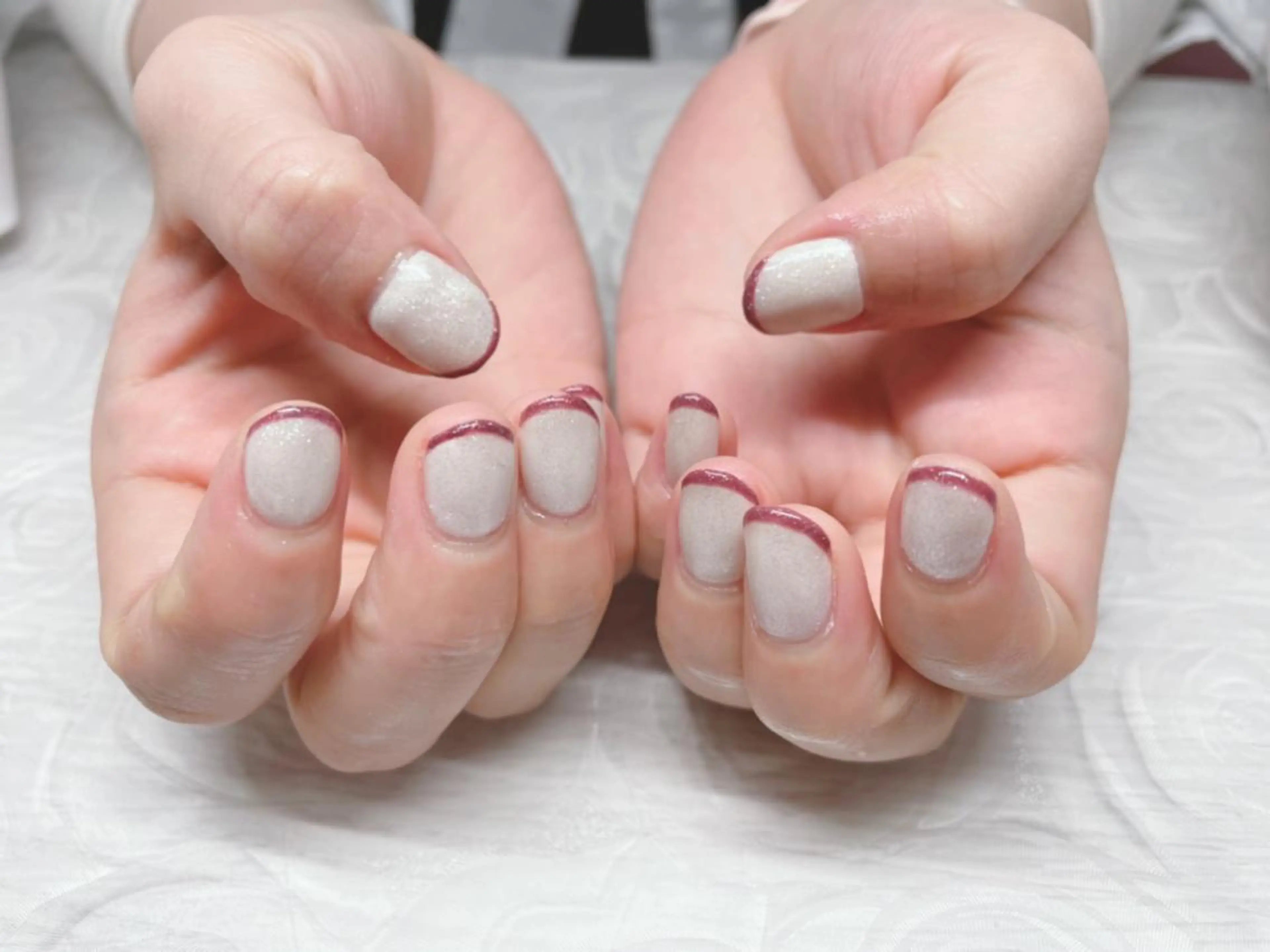 カラー ネイル フレンチネイル ラメ(グリッター) 芦辺 香奈のネイルデザイン