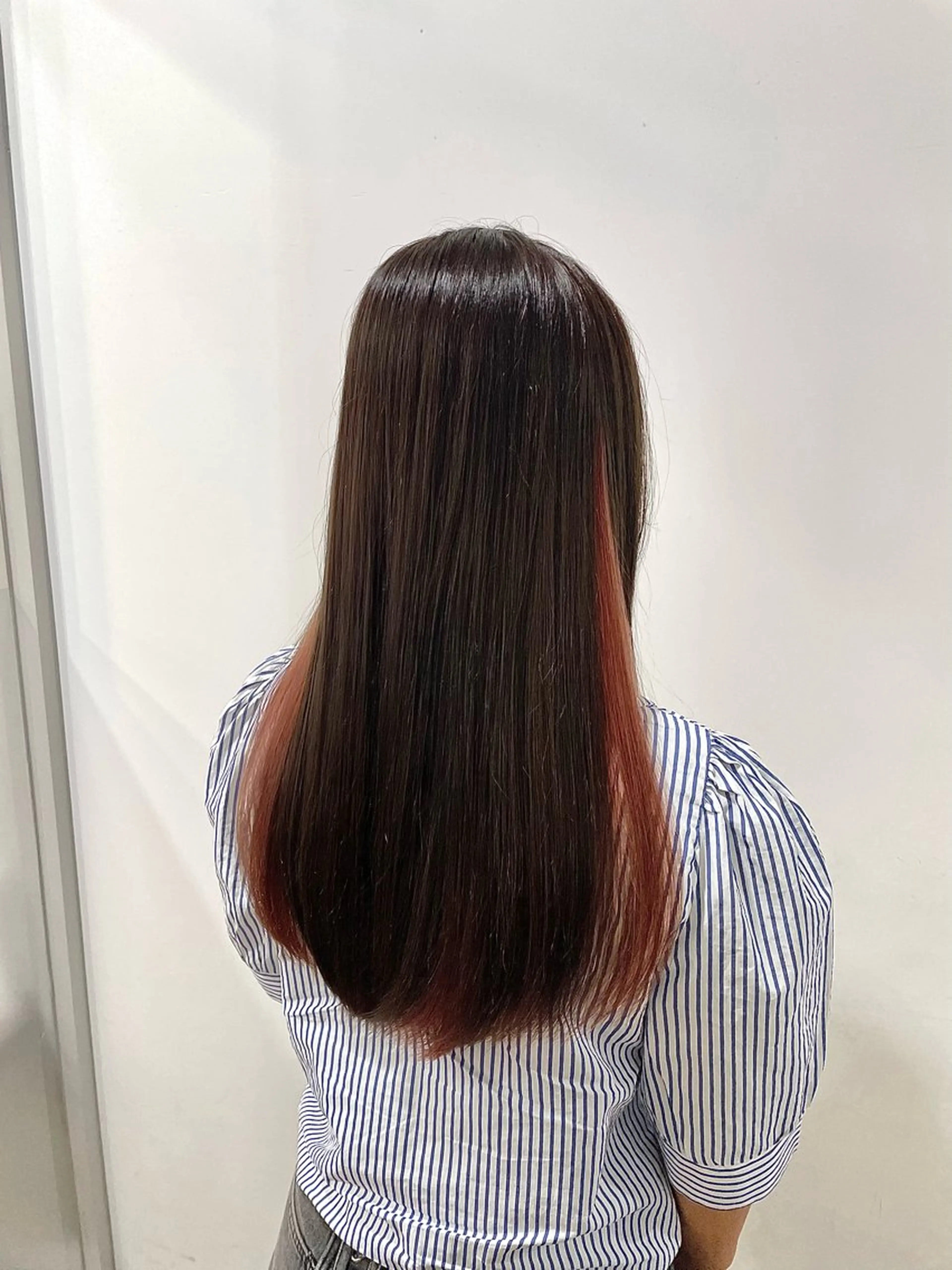 ロング ヘアカラー オオシマ ミユのヘアスタイル