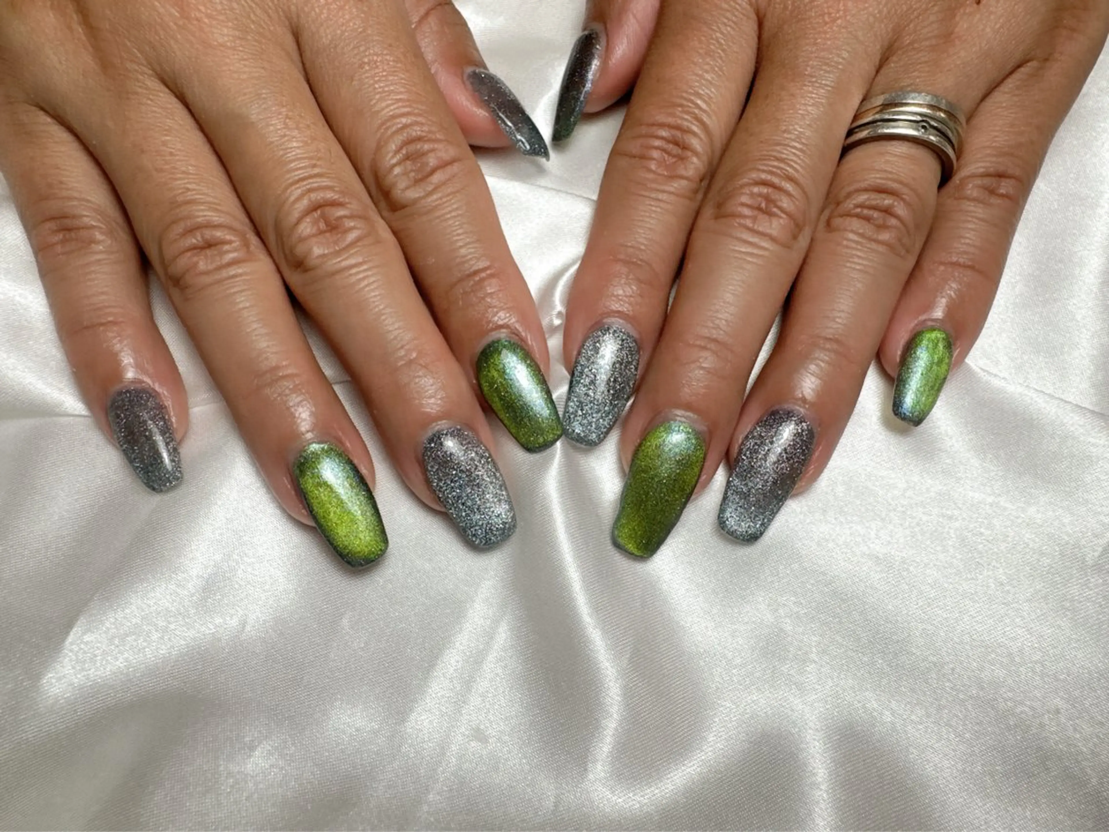 ネイル マグネットネイル 岩川 紗野のネイルデザイン