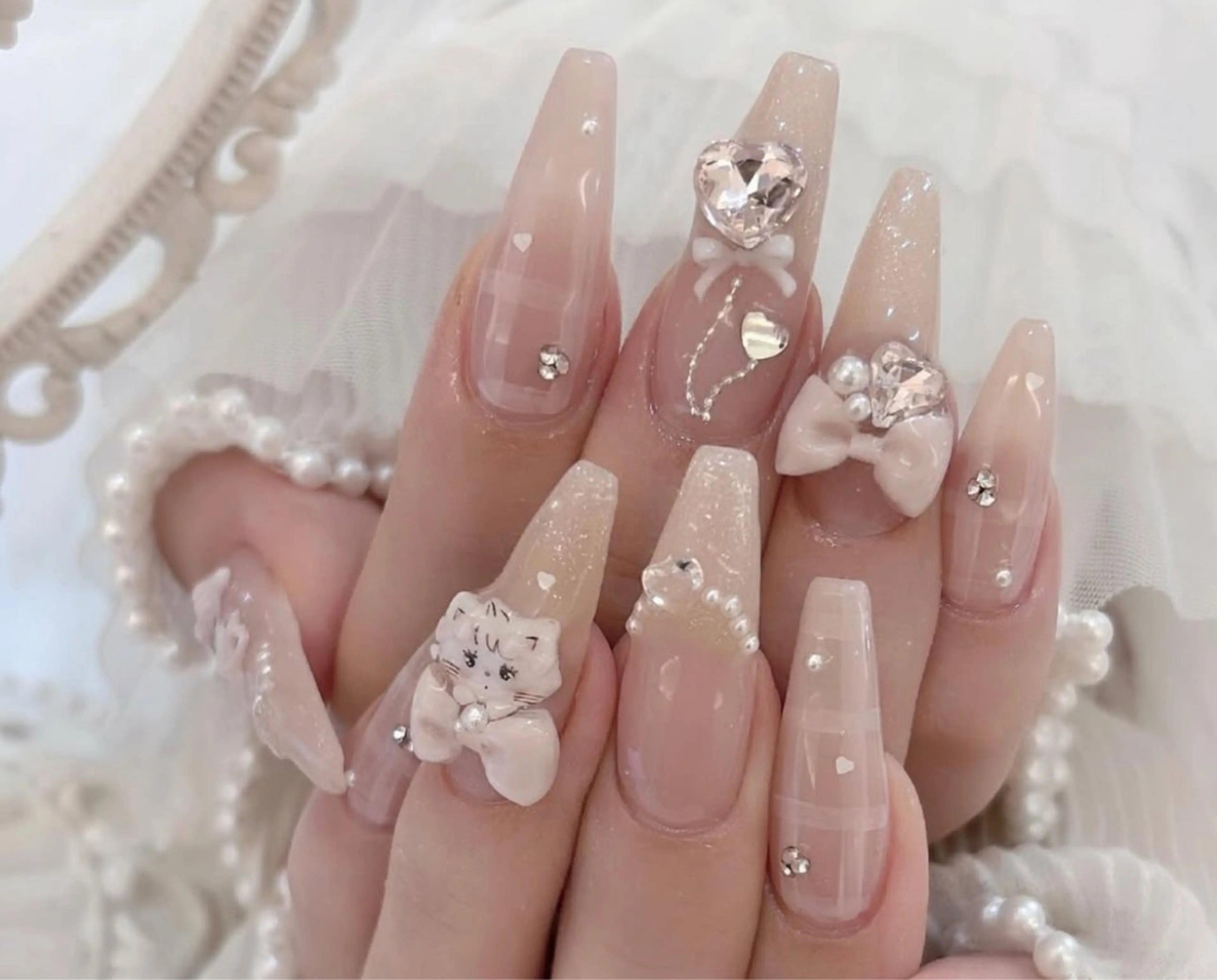 ネイル アートネイル フレンチネイル ジェルネイル キラキラネイル ニュアンスネイル ハンドネイル Ryunail所属・Ryu Nail NekoChanのネイルデザイン